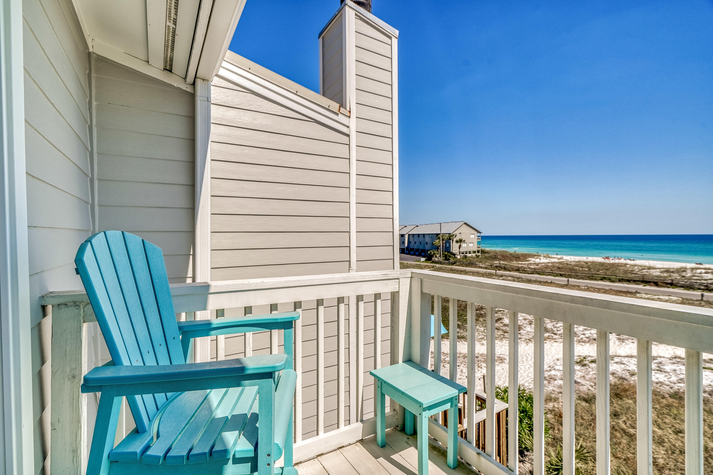 BEACHFRONT T/H - Residential