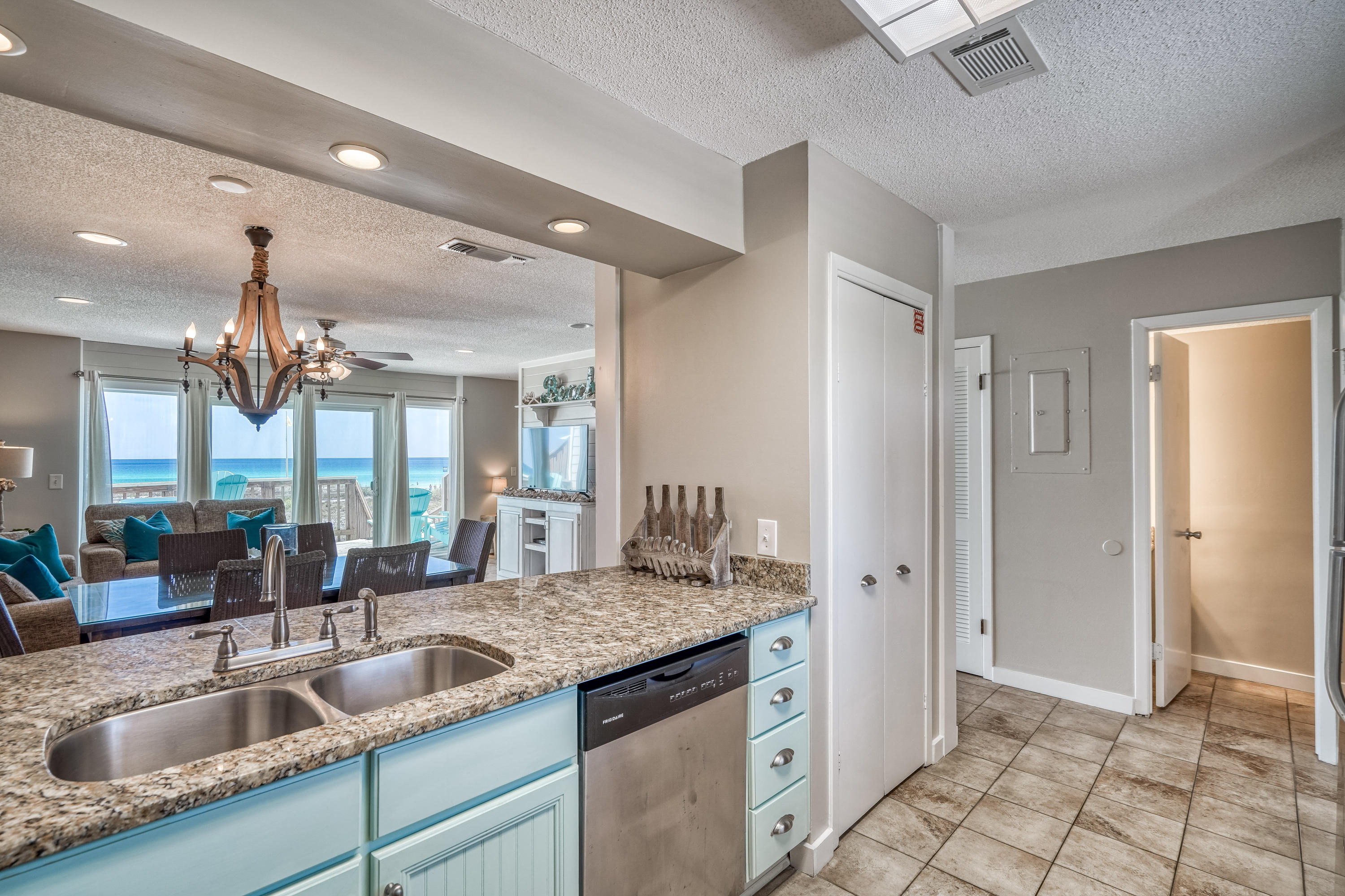 BEACHFRONT T/H - Residential