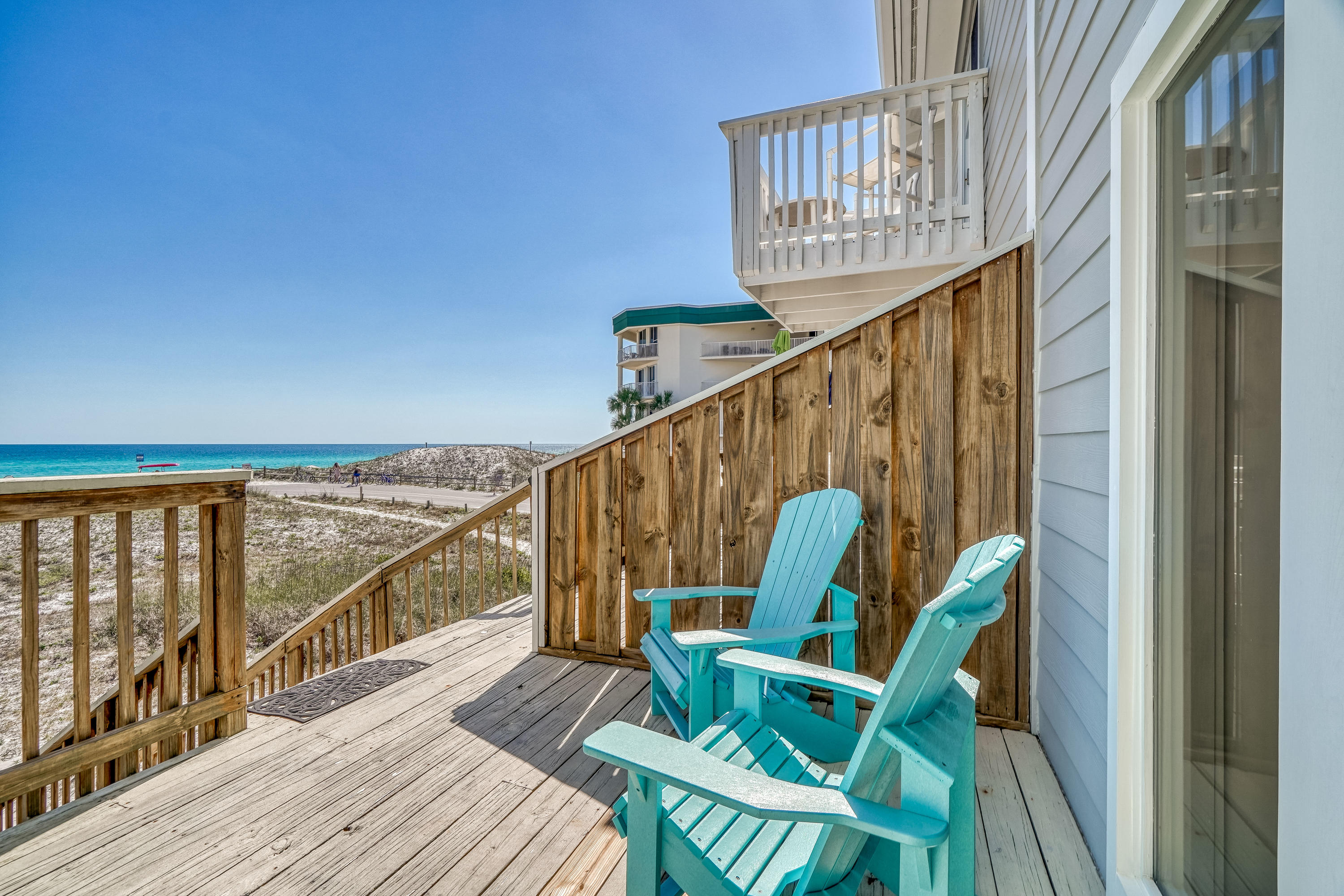 BEACHFRONT T/H - Residential