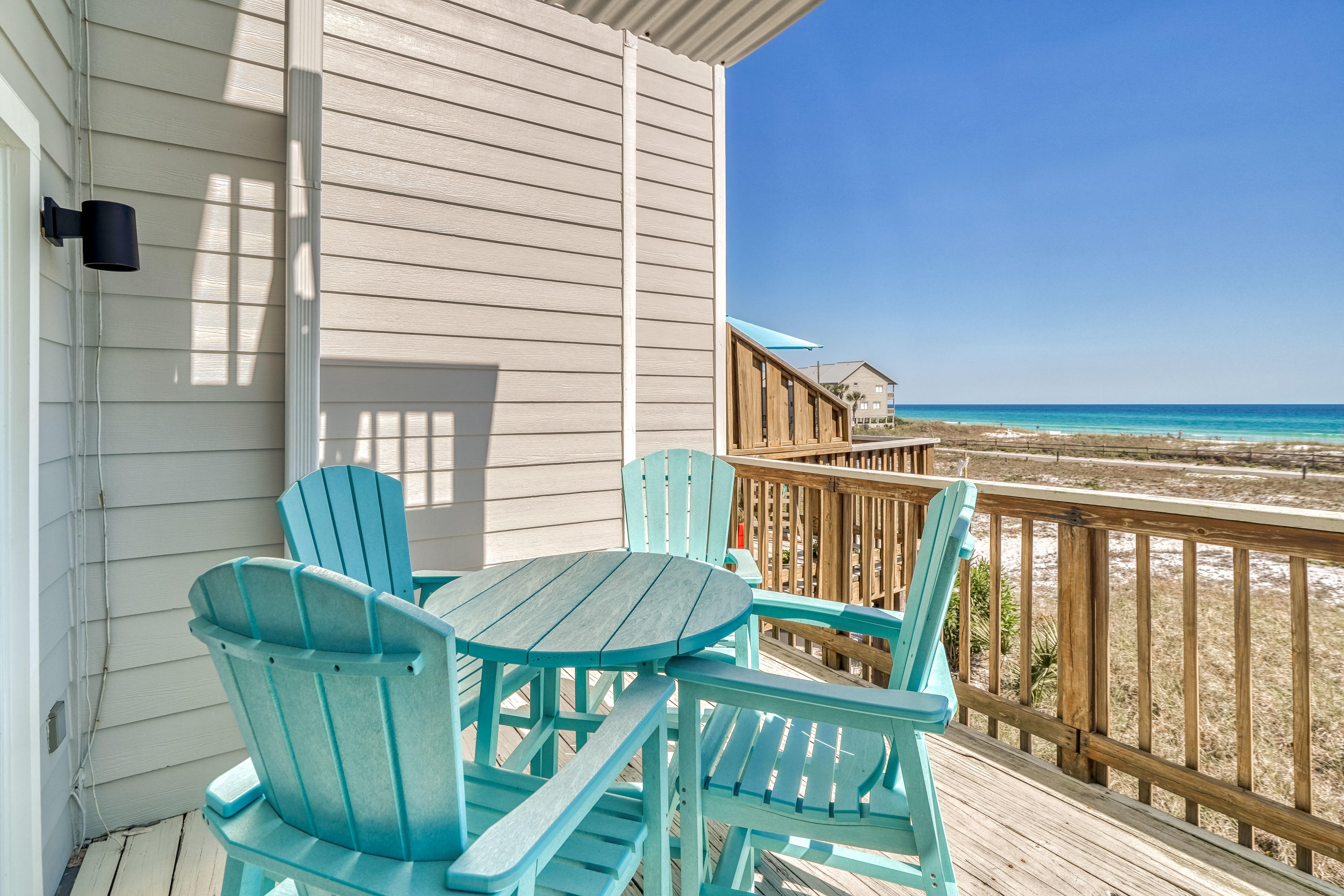 BEACHFRONT T/H - Residential