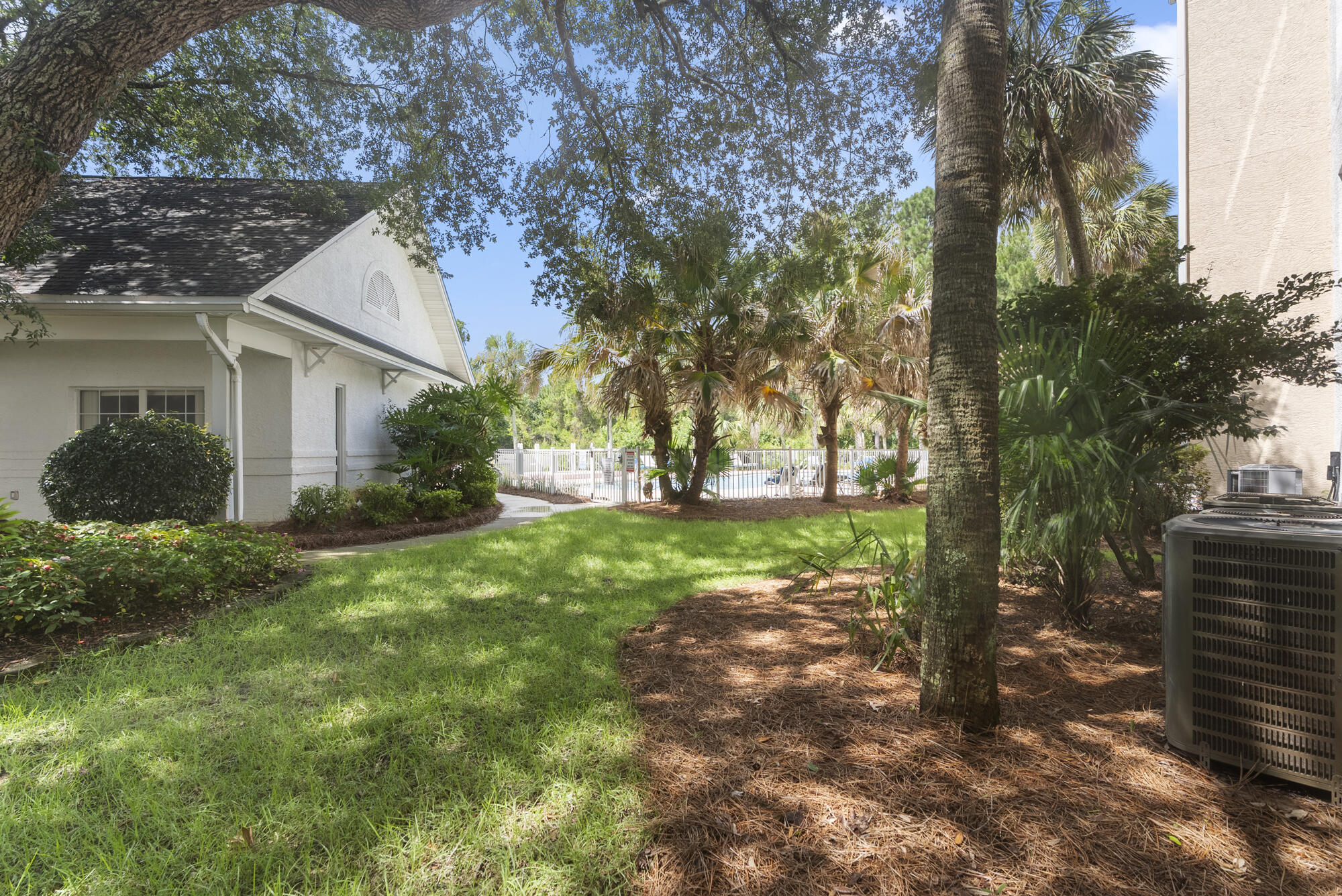 THE FLORIDA CLUB - Residential