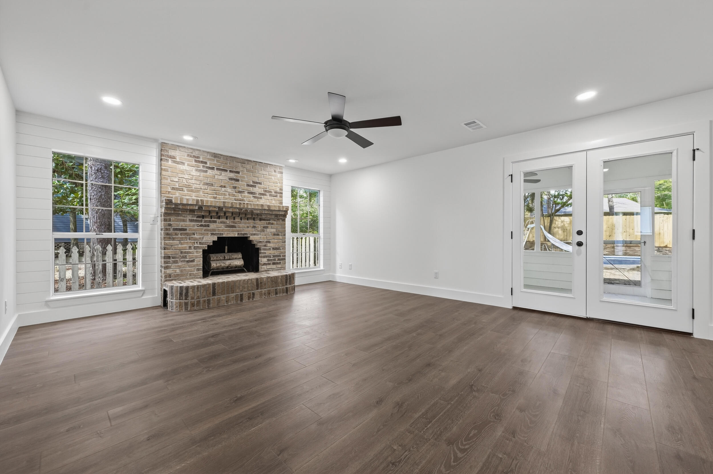 SAILBOAT COVE S/D - Residential