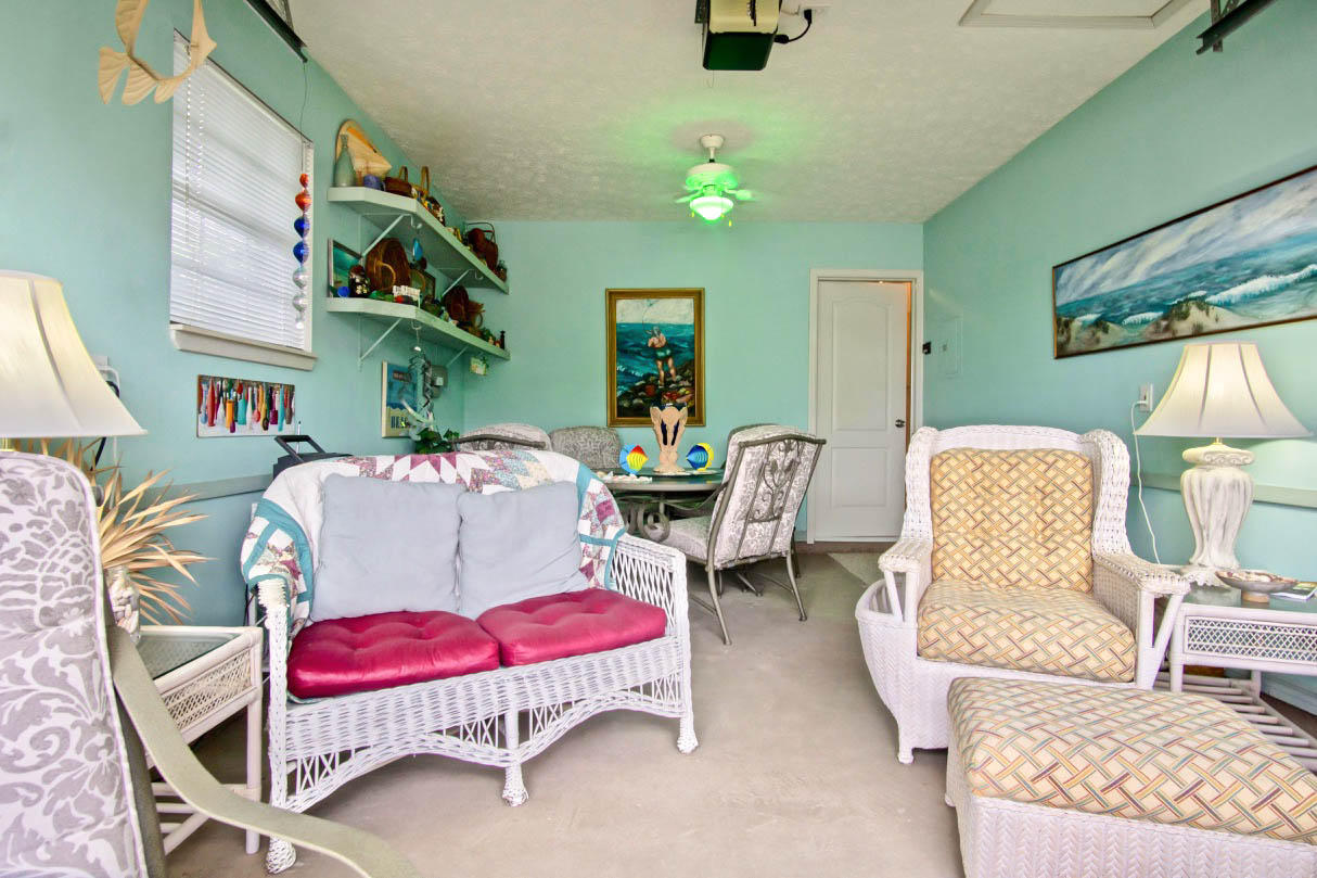 RIVIERA BEACH - Residential