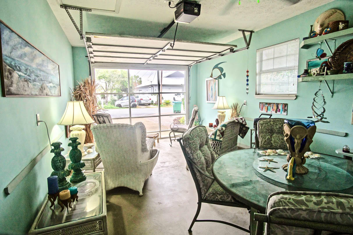 RIVIERA BEACH - Residential