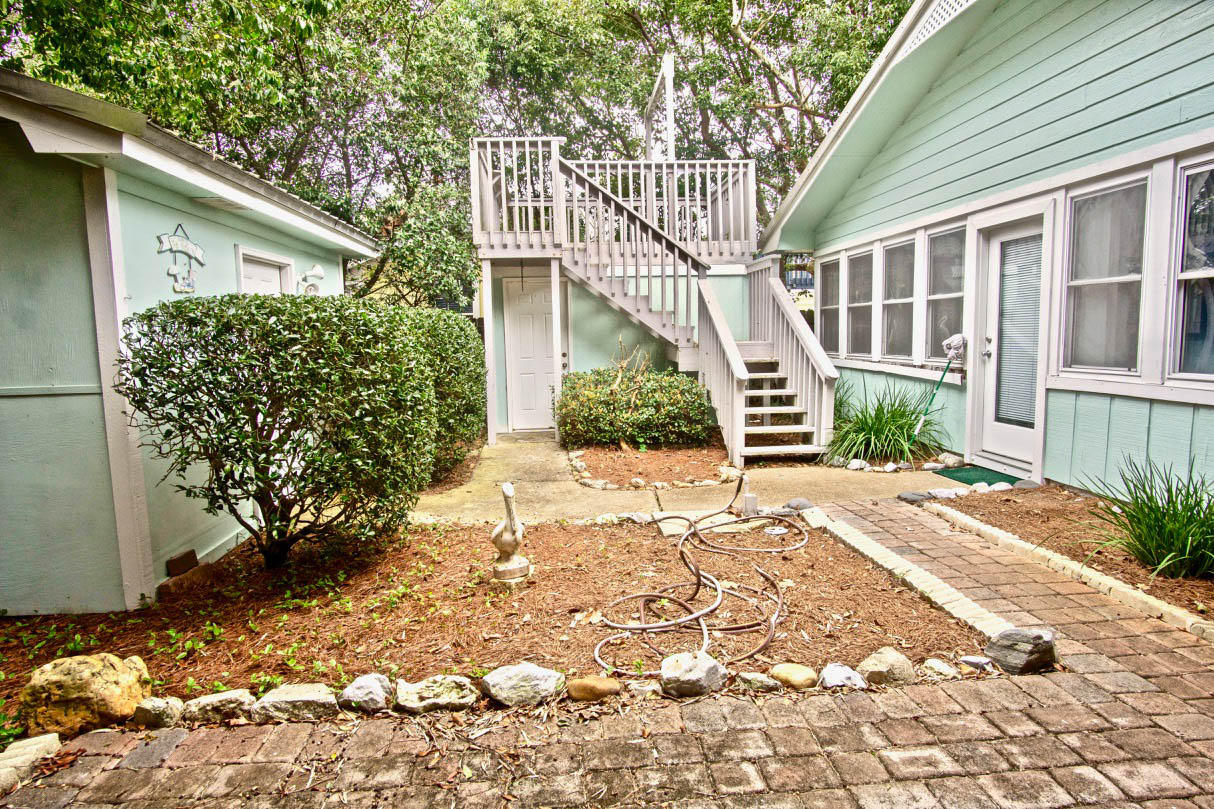 RIVIERA BEACH - Residential