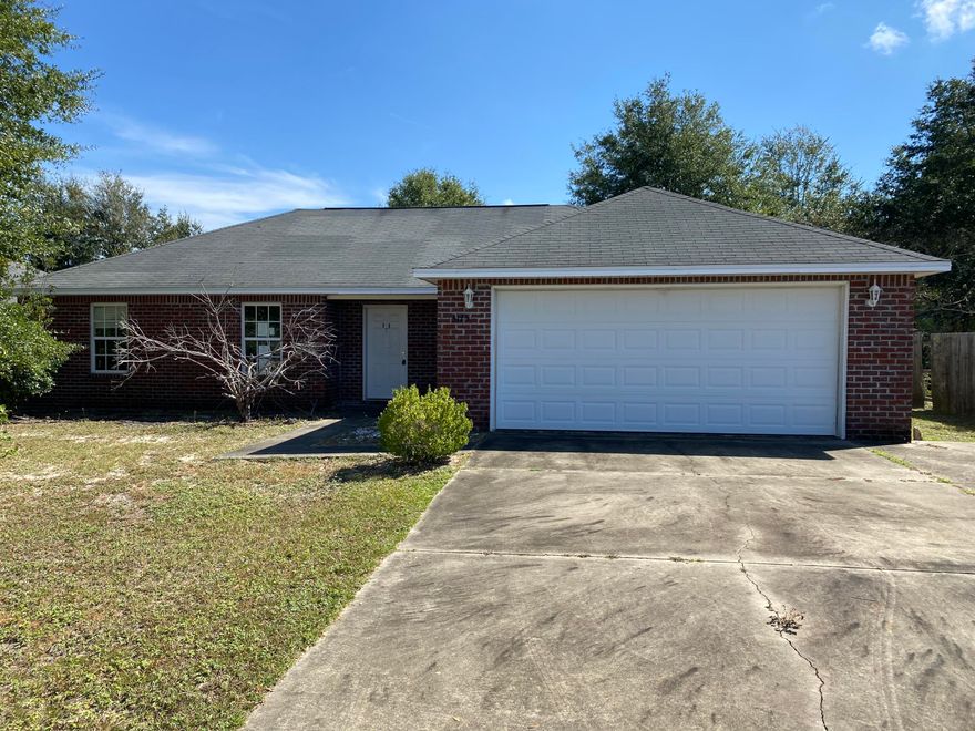 Sort sale. Property needs some work. Buyer to verify all pertinent information including lot dimension and sq footage.