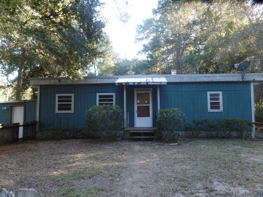 REO  Great 1/1 starter home on a nice size lot in Freeport. Home has a shed and attached workshop, open living area & kitchen, fireplace, and lots of potential. Located within a short drive from the beach, shopping, schools, and much more.