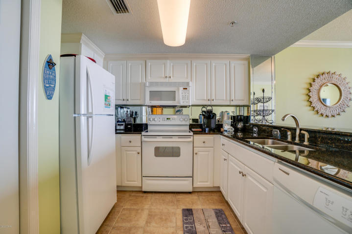 MAJESTIC BEACH TOWERS I - Residential