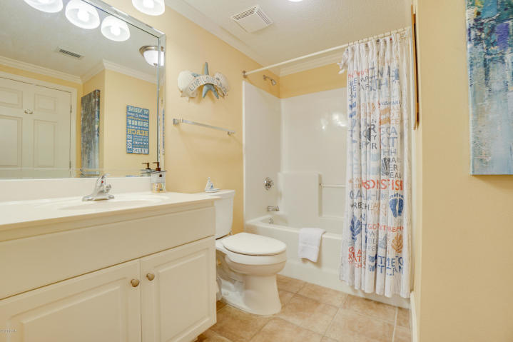 MAJESTIC BEACH TOWERS I - Residential