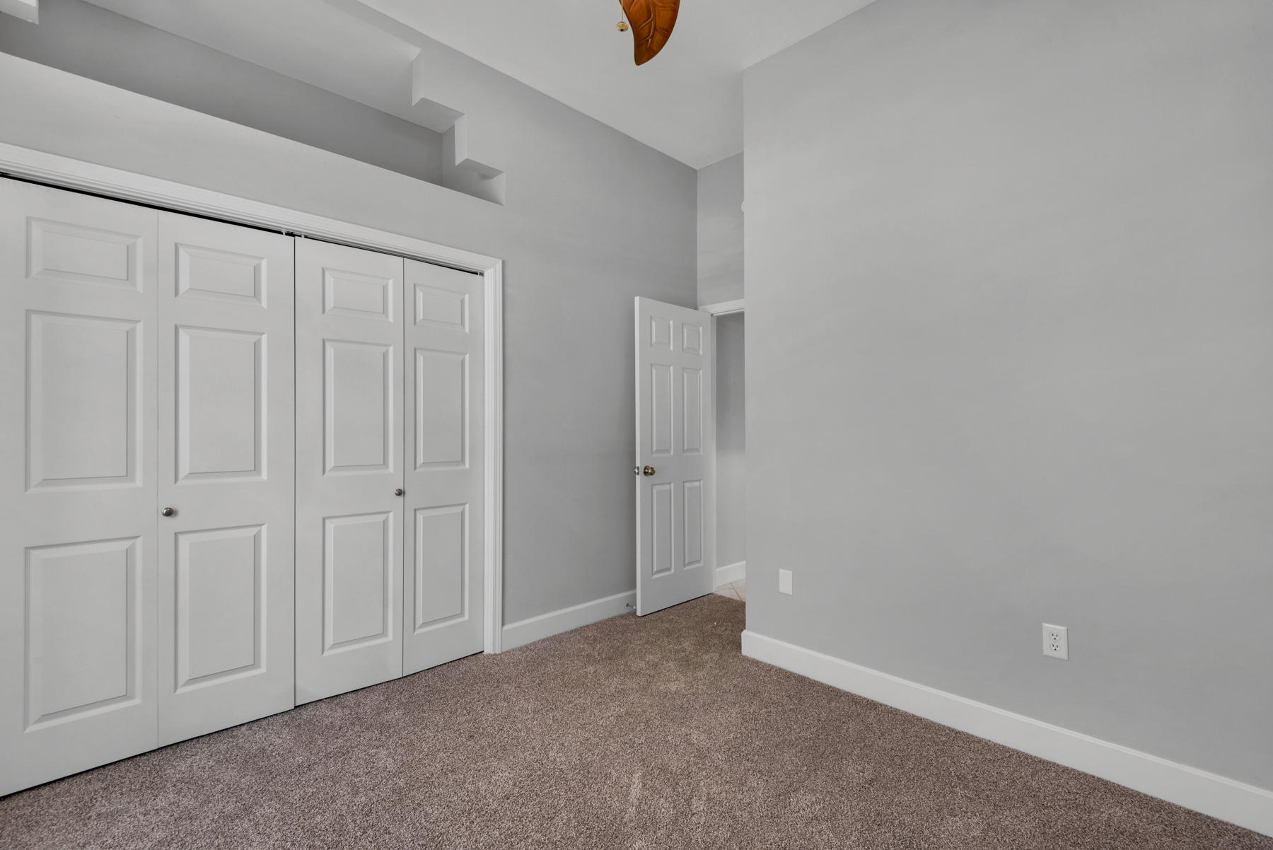 CASTELAR - Residential