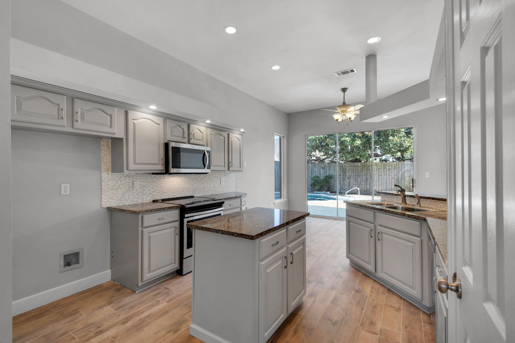 CASTELAR - Residential