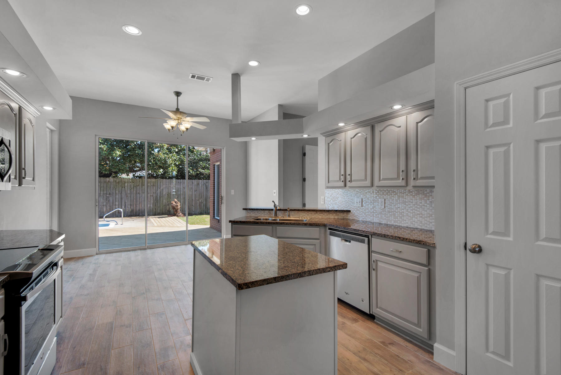 CASTELAR - Residential