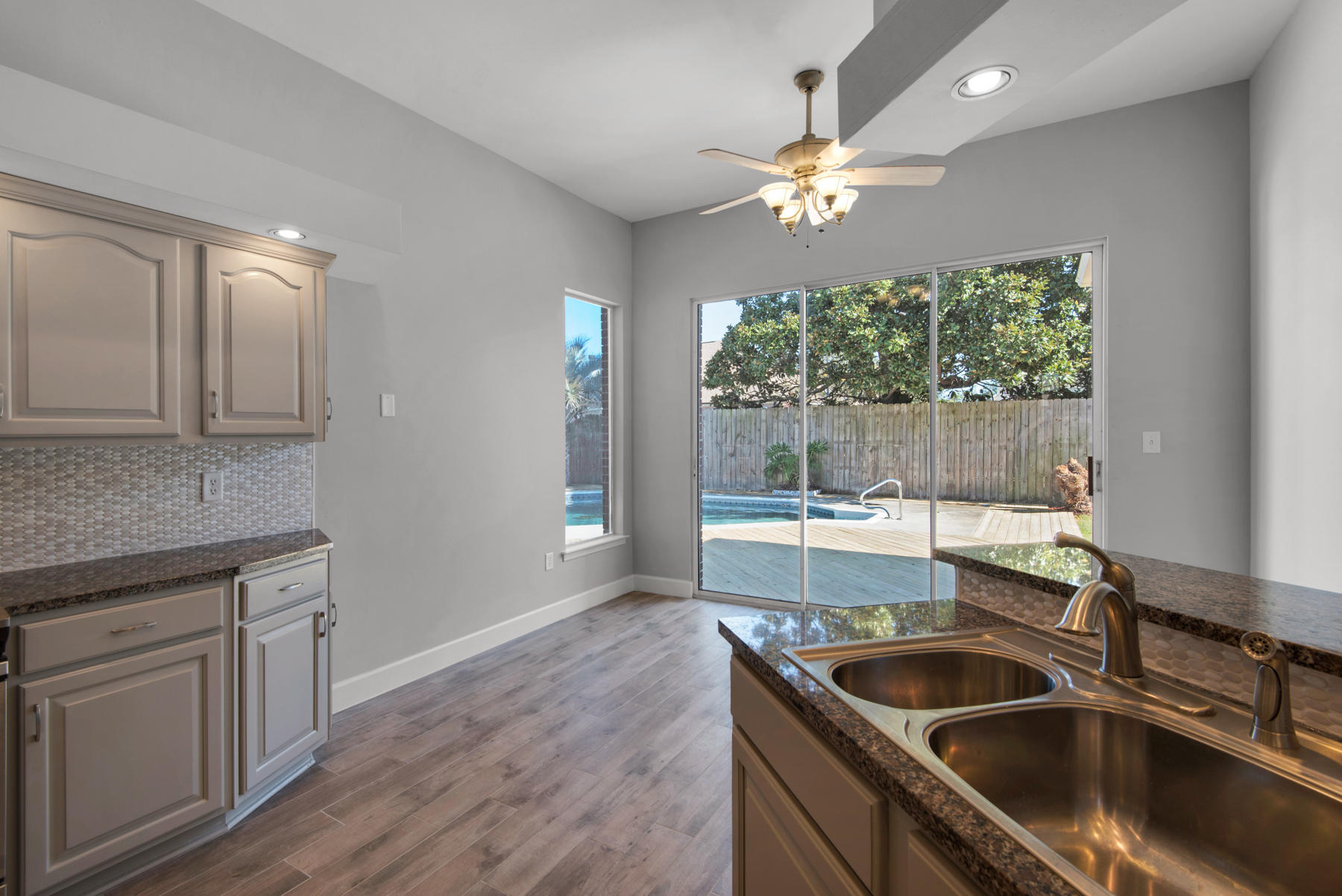 CASTELAR - Residential