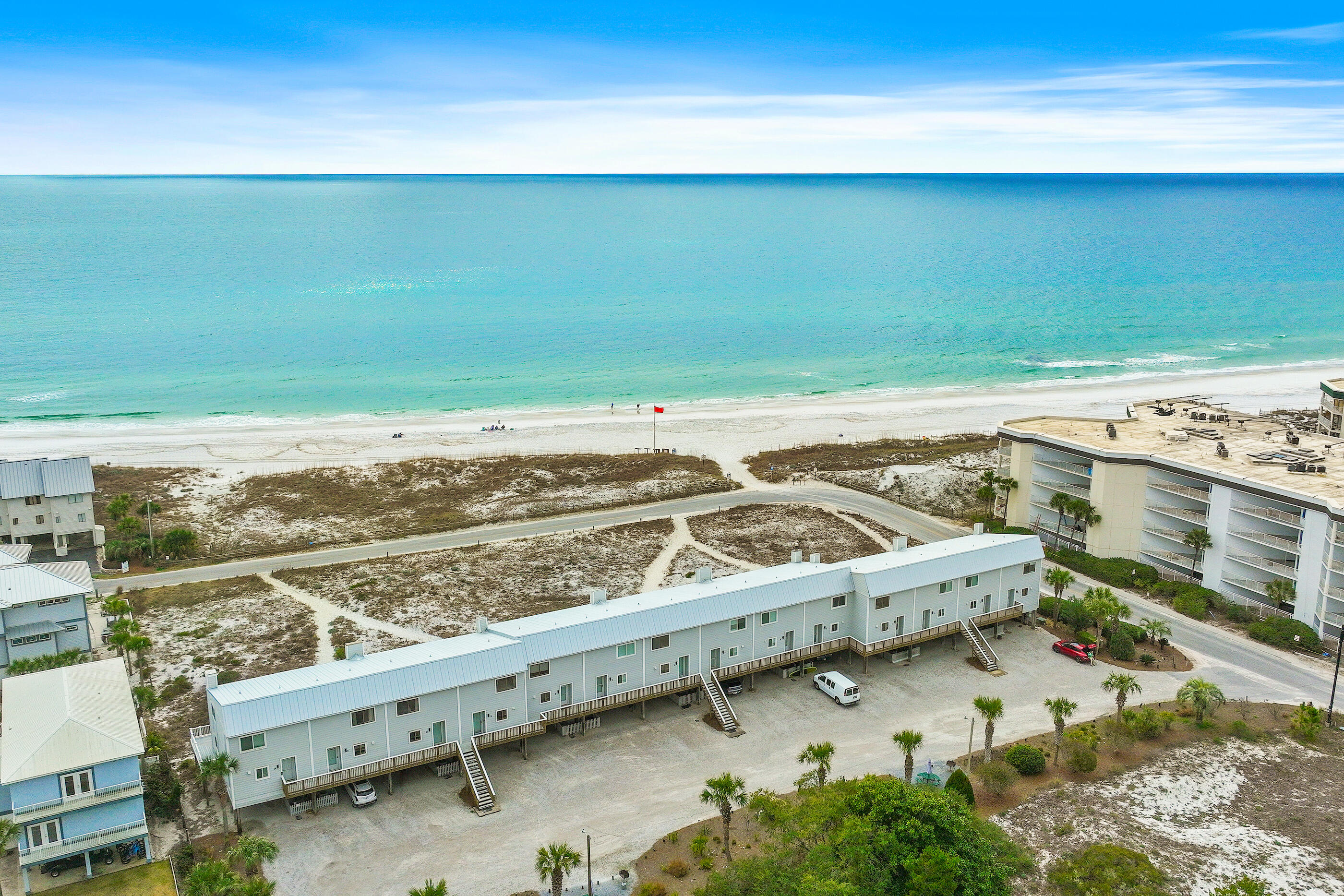 BEACHFRONT T/H - Residential