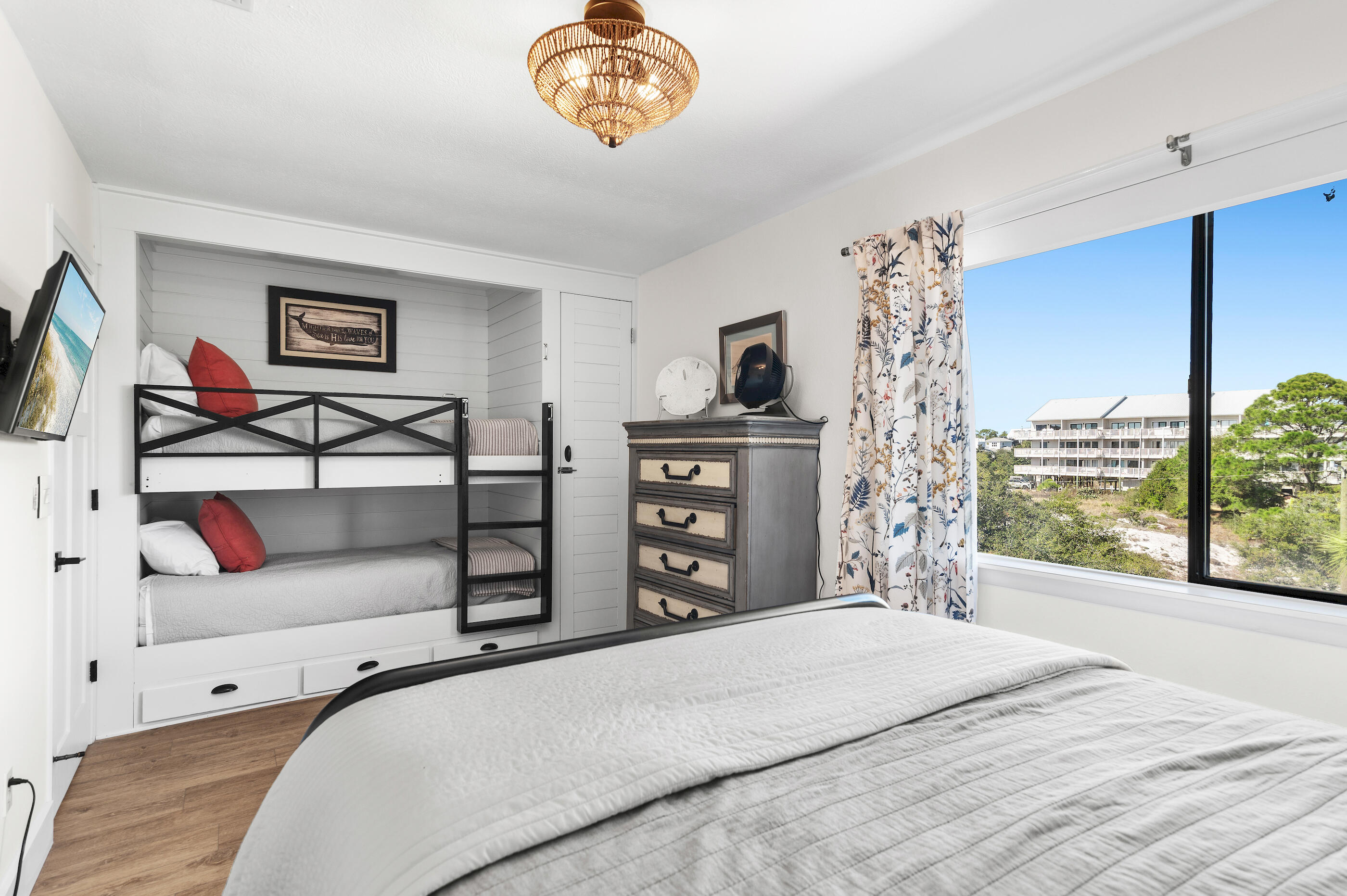 BEACHFRONT T/H - Residential