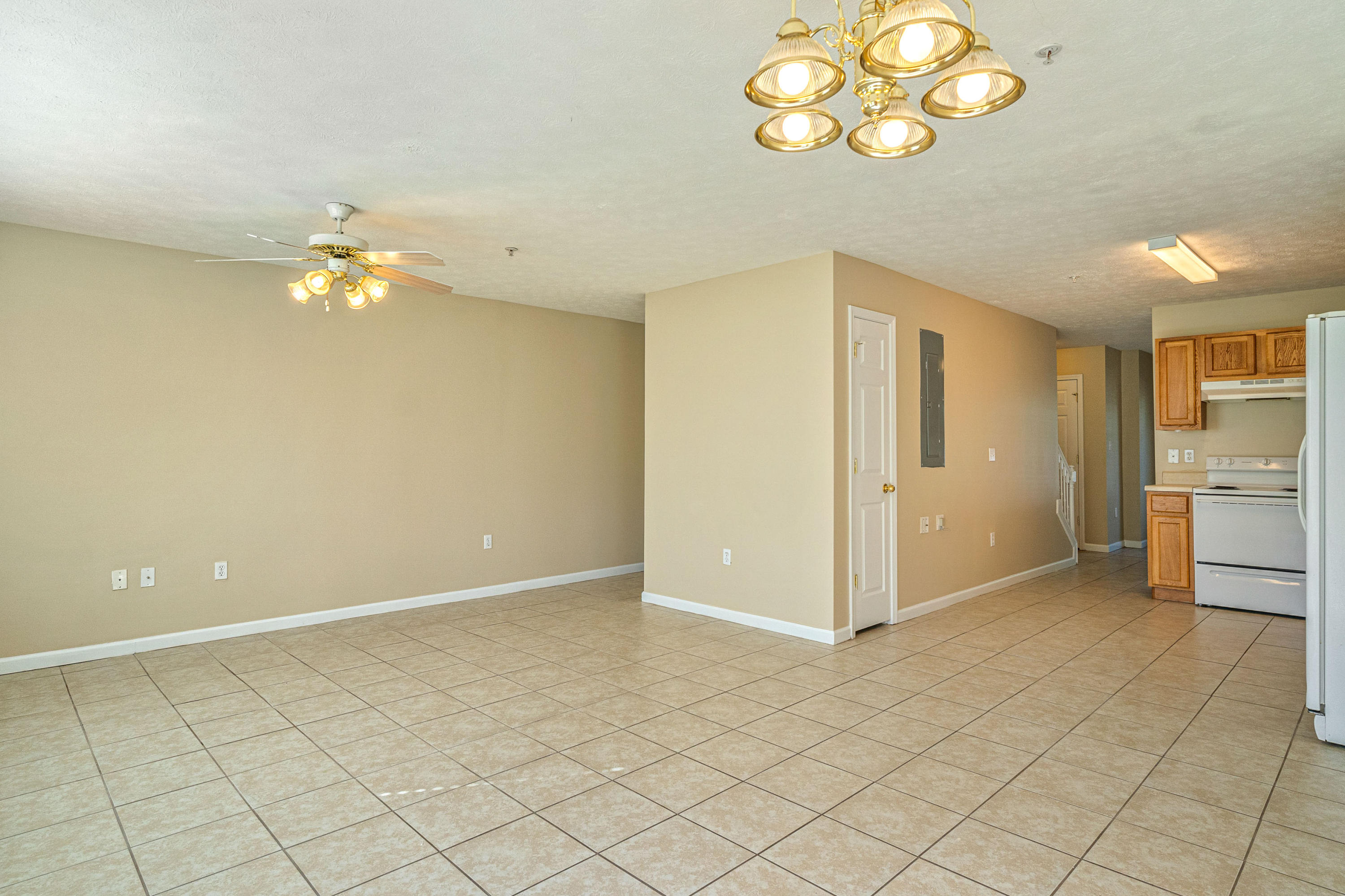 ROLLING PINES - Residential Lease