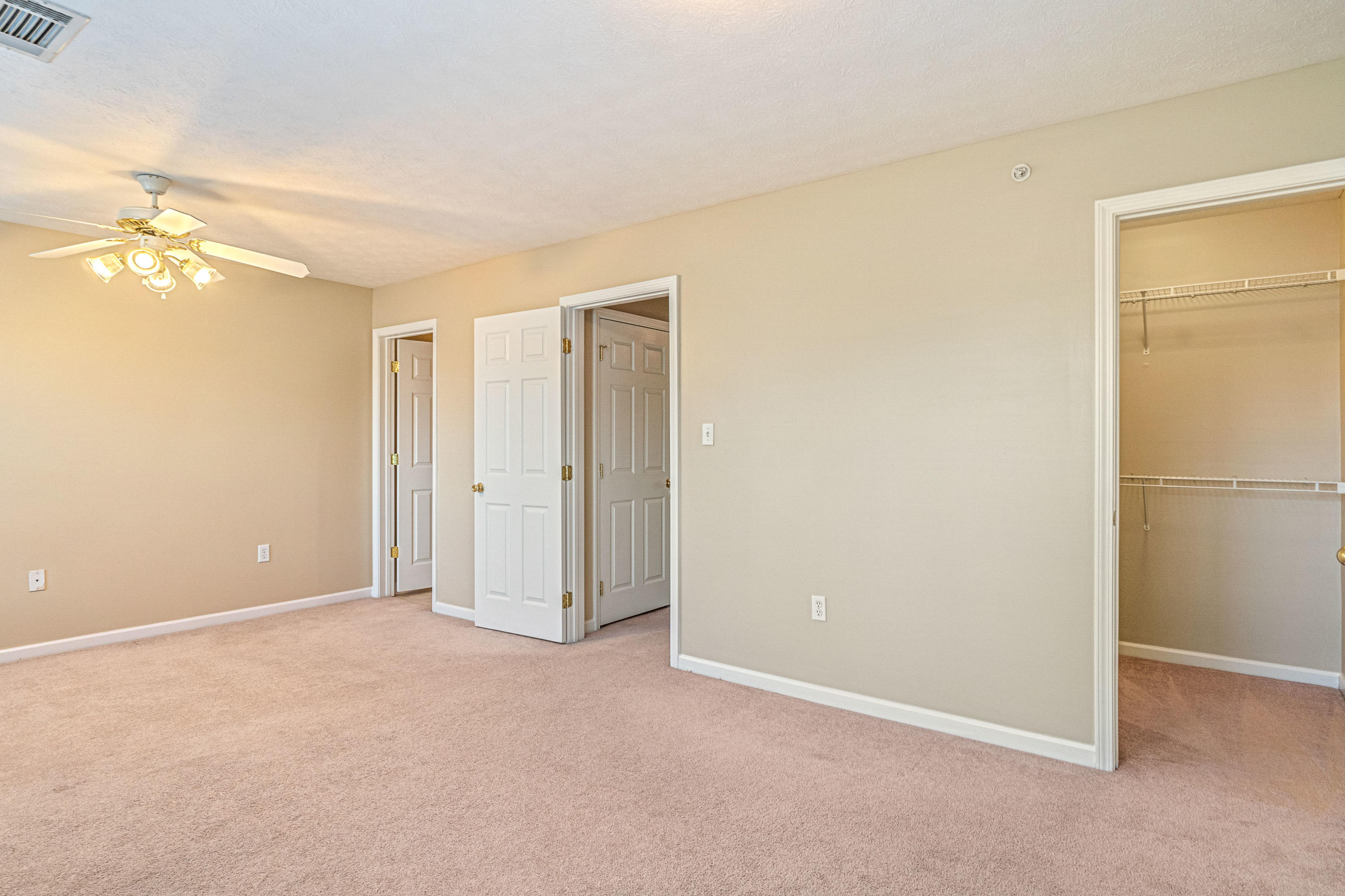 ROLLING PINES - Residential Lease