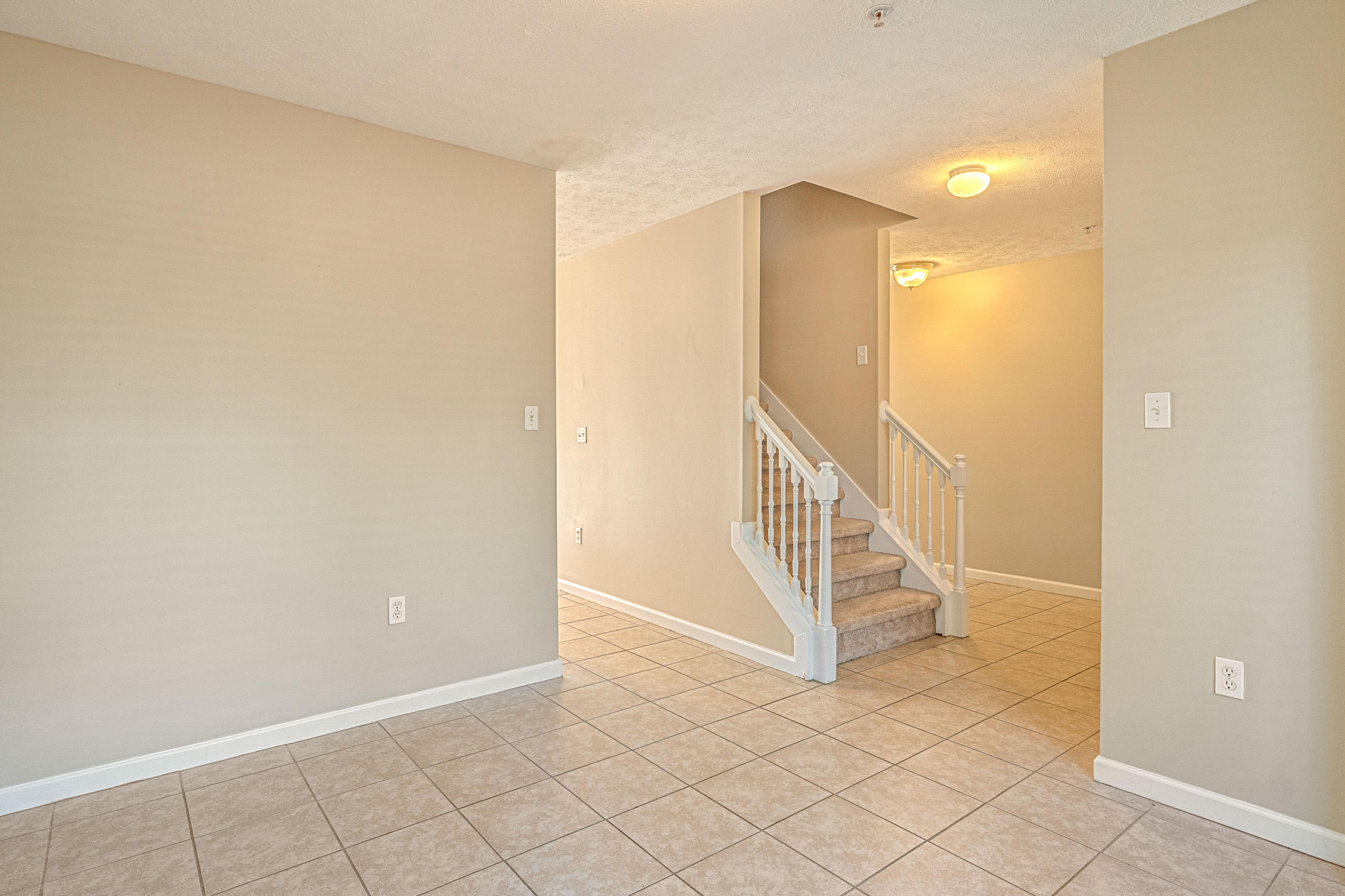 ROLLING PINES - Residential Lease