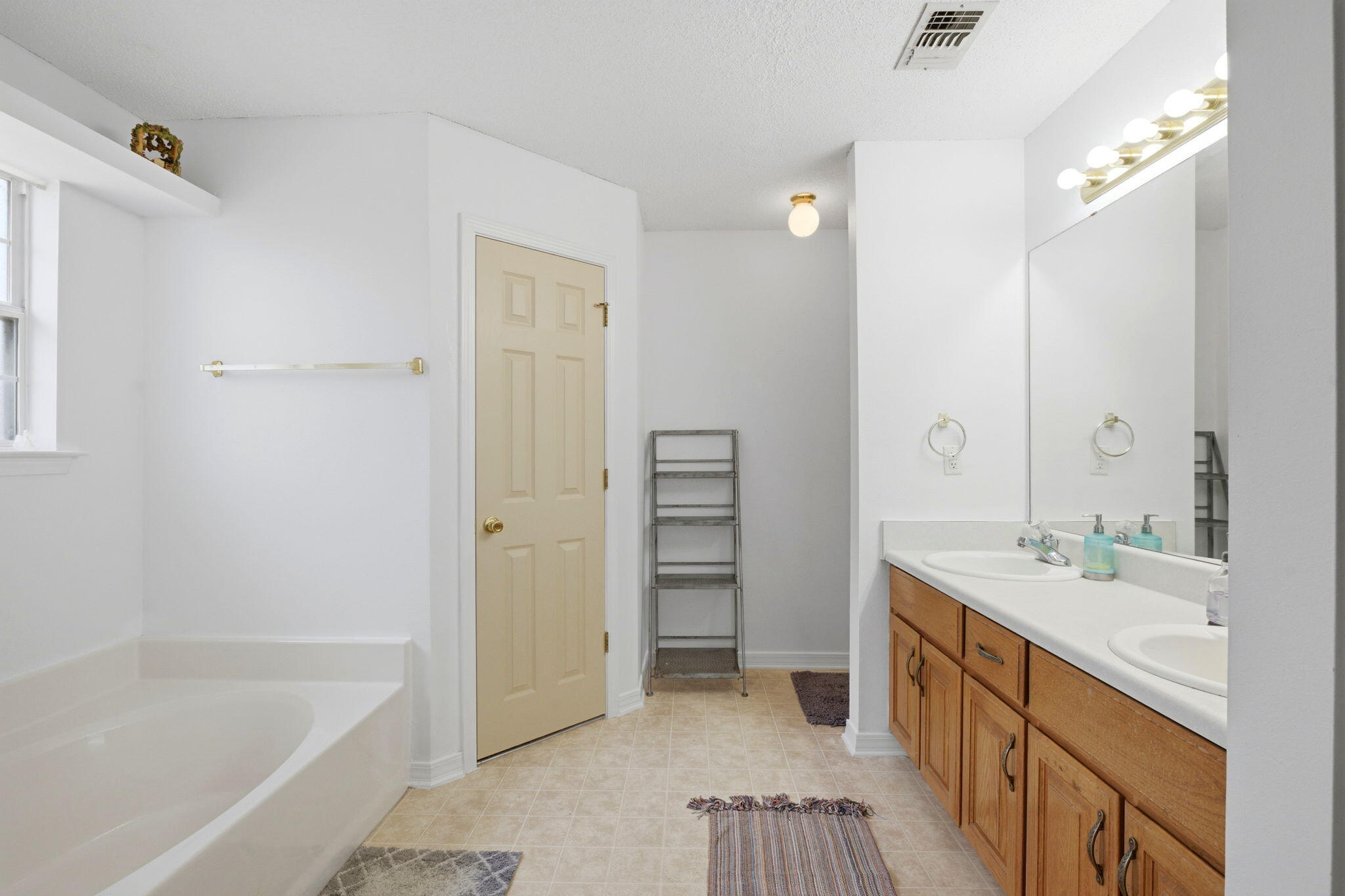 HIDDEN ESTATES - Residential