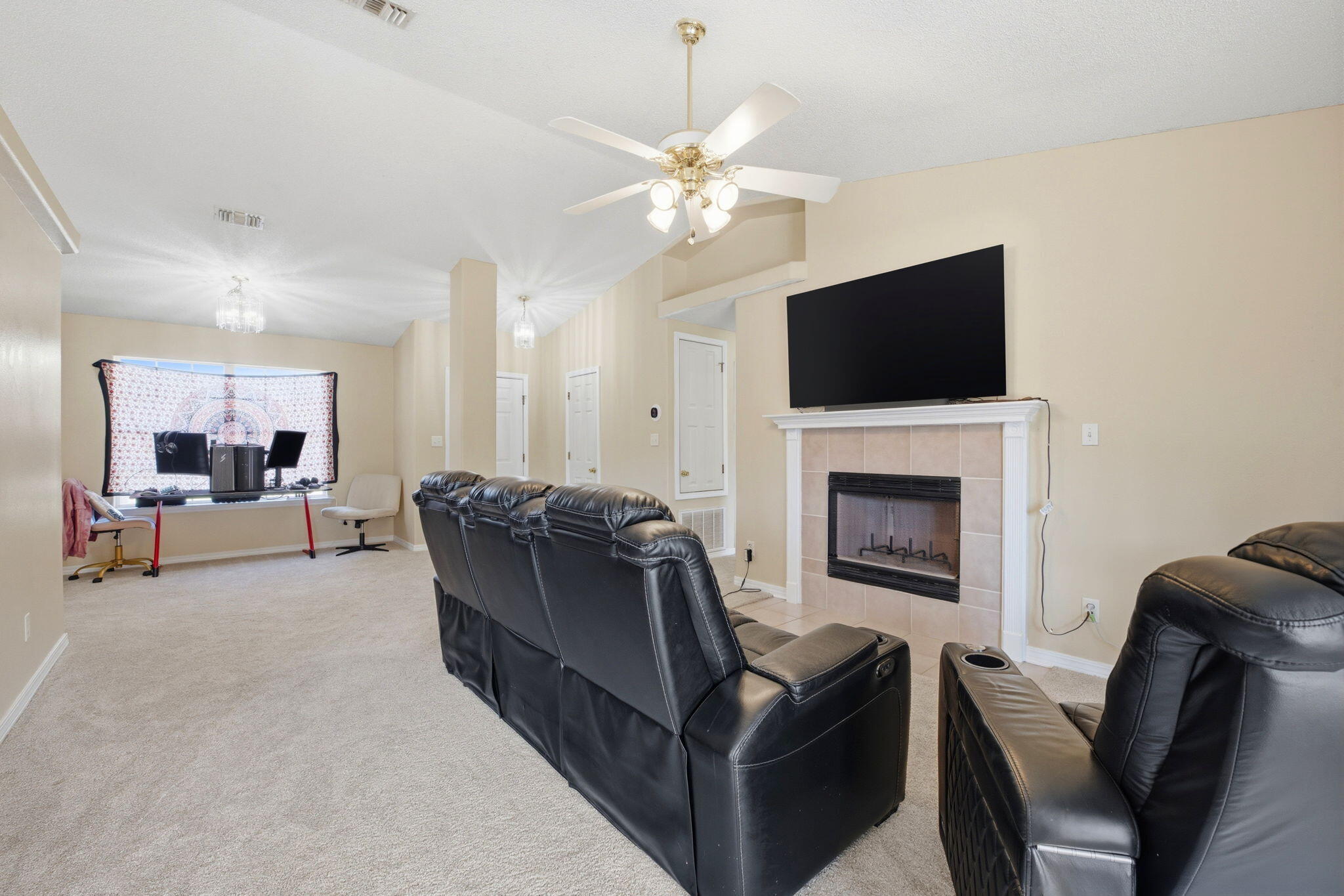 HIDDEN ESTATES - Residential