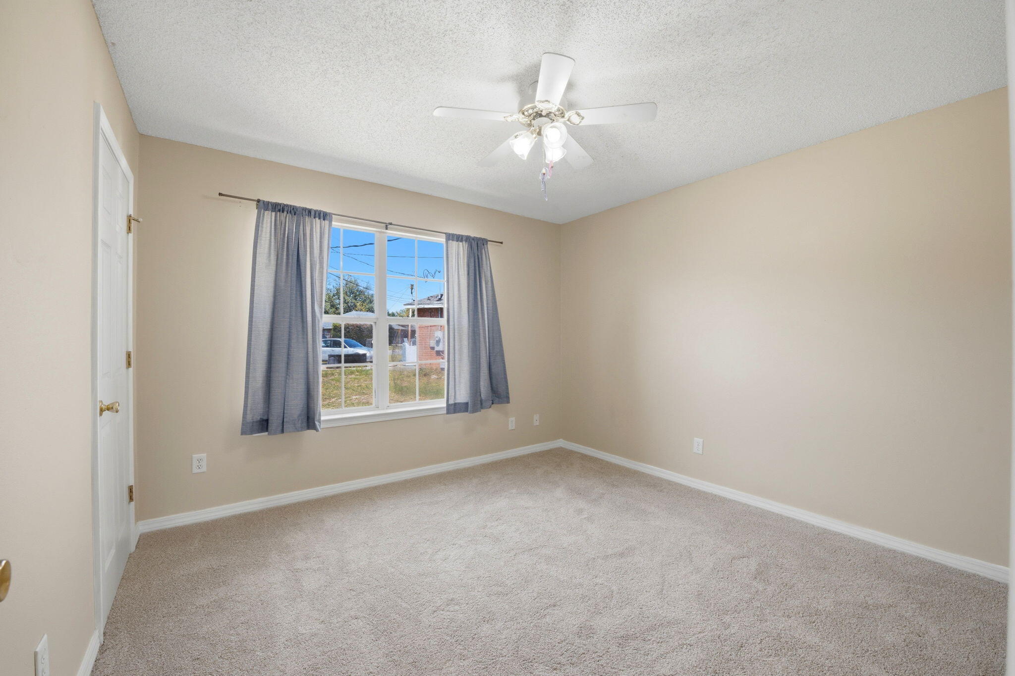 HIDDEN ESTATES - Residential