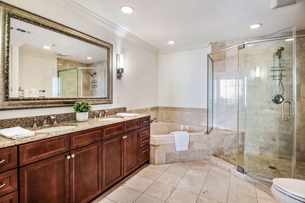 EMERALD GRANDE - Residential