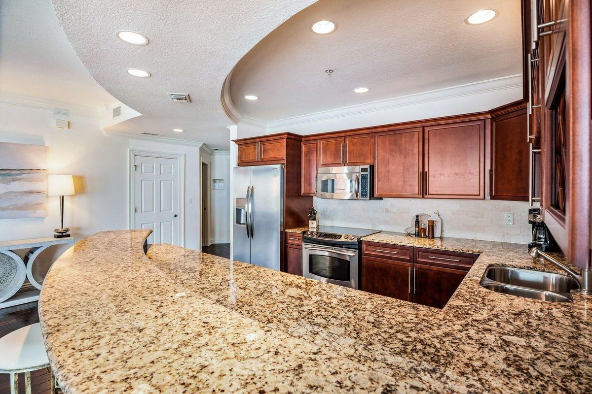 EMERALD GRANDE - Residential