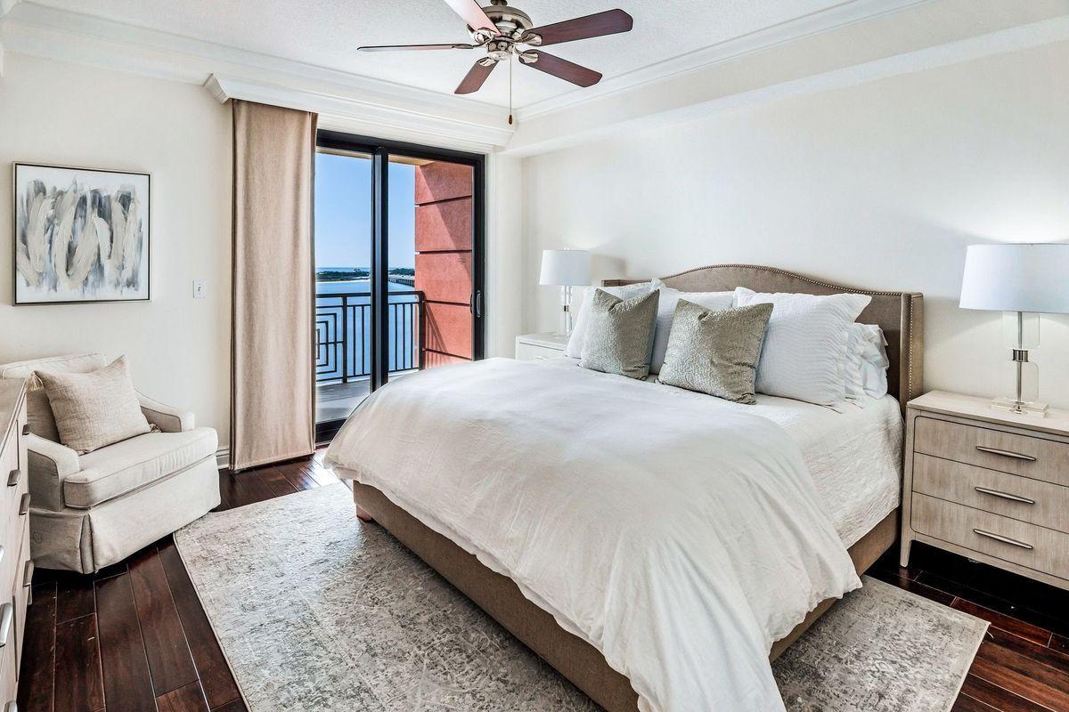 EMERALD GRANDE - Residential