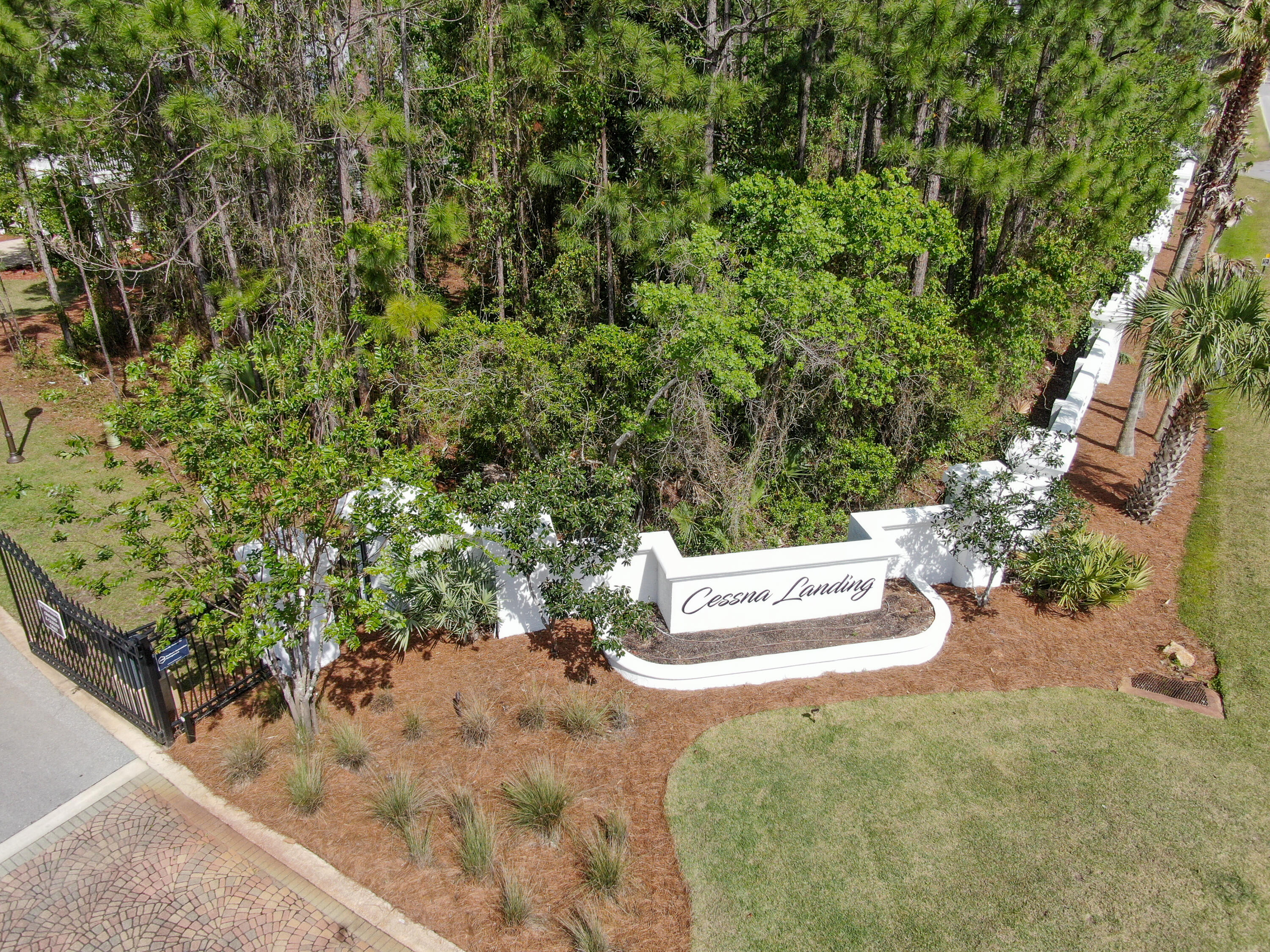 CESSNA LANDING - Residential