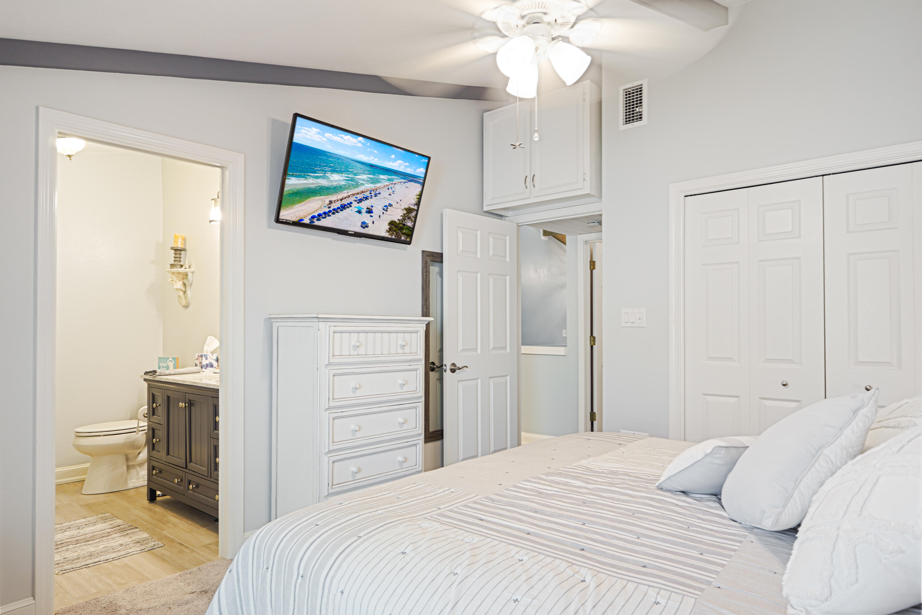 SUNNYSIDE BEACH & TENNIS RESORT - Residential