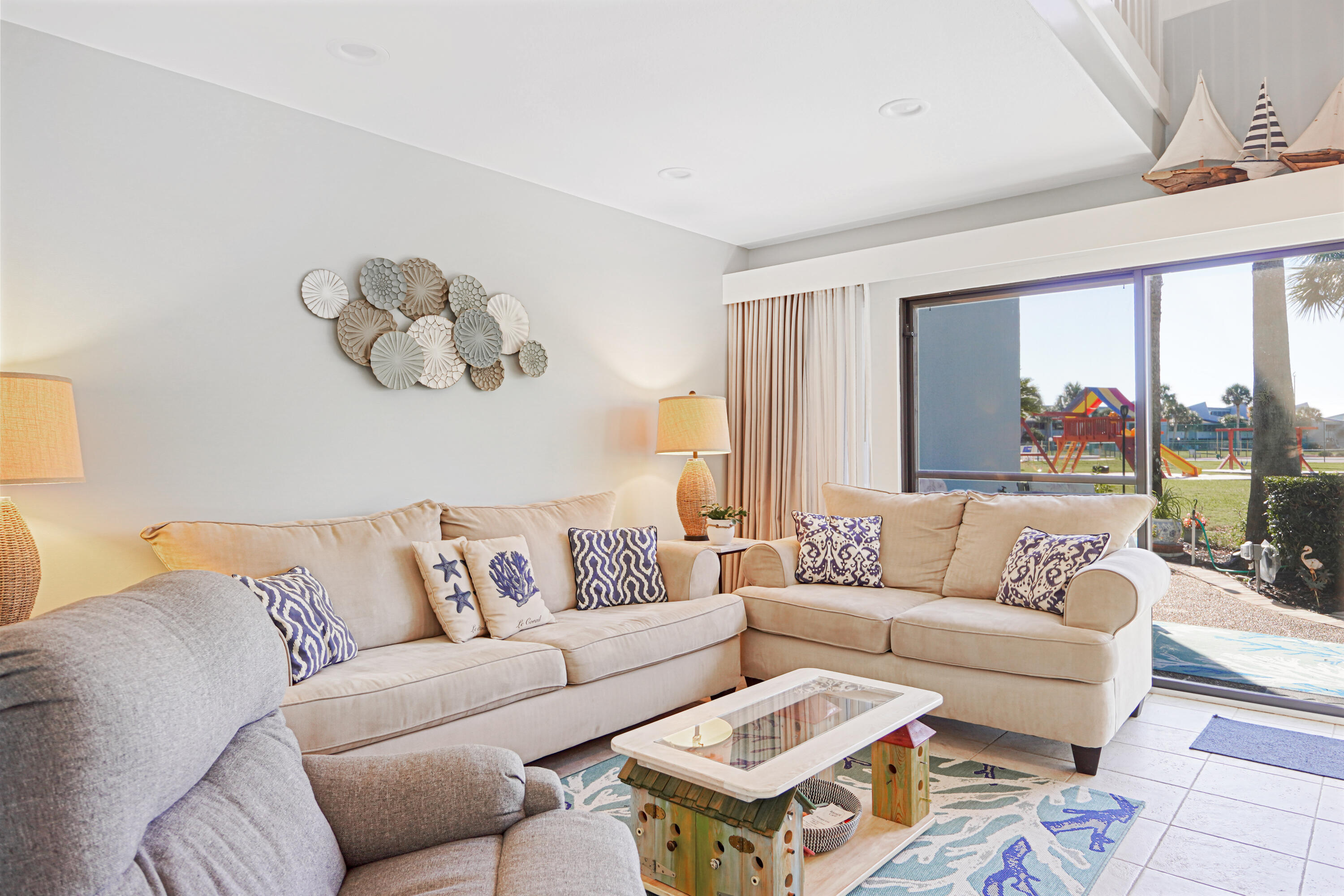 SUNNYSIDE BEACH & TENNIS RESORT - Residential