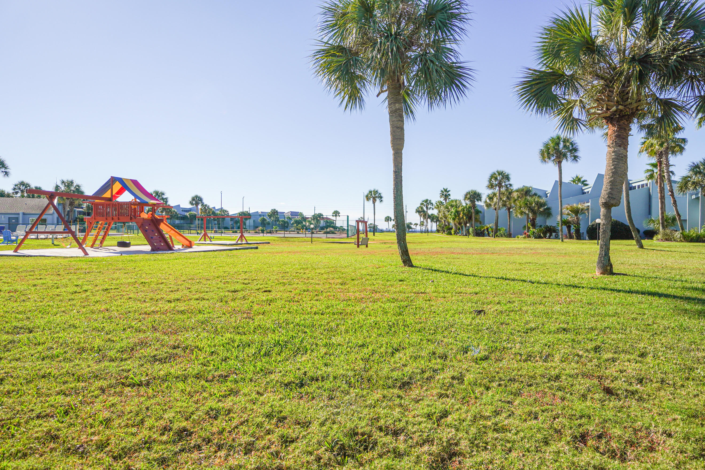 SUNNYSIDE BEACH & TENNIS RESORT - Residential