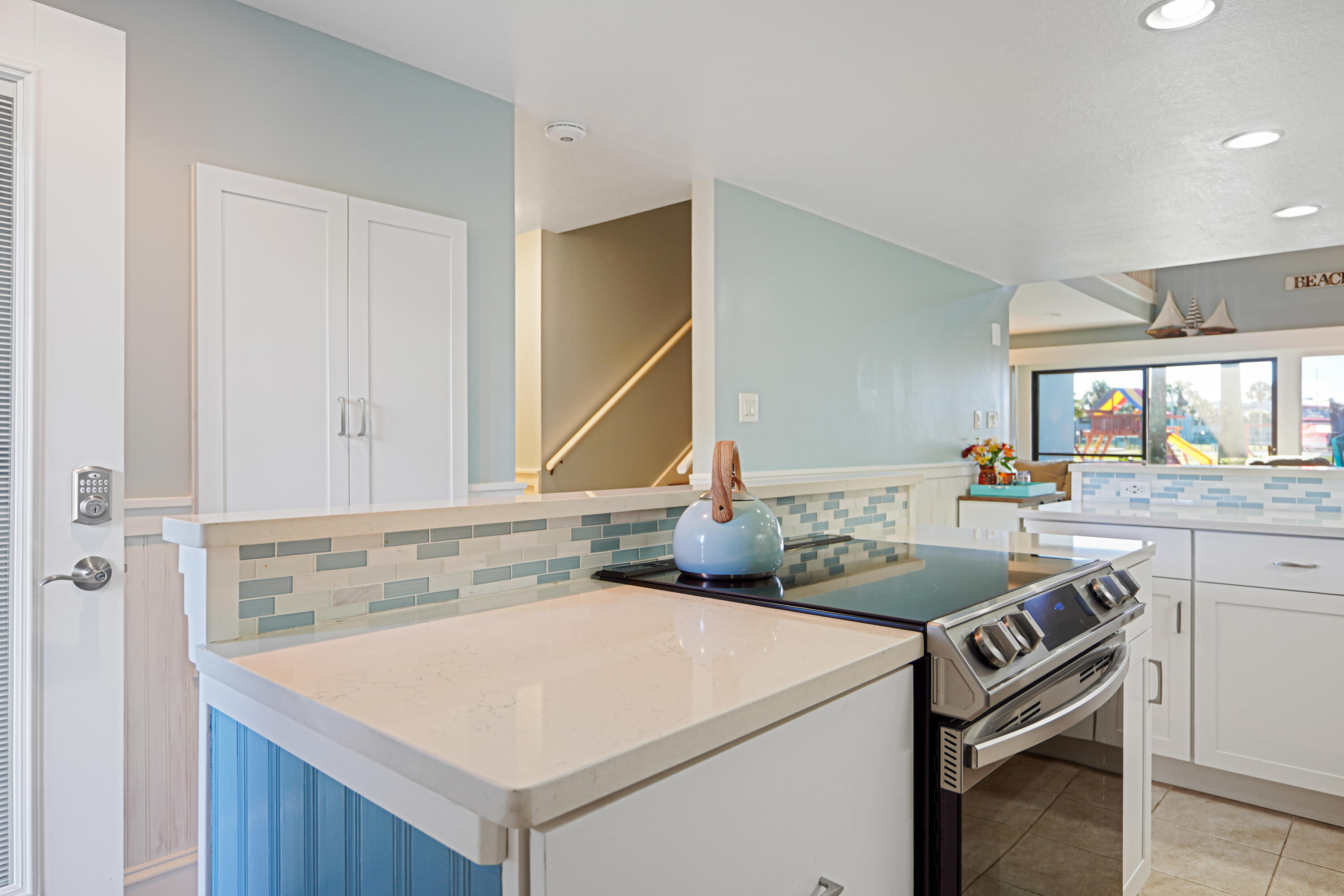 SUNNYSIDE BEACH & TENNIS RESORT - Residential