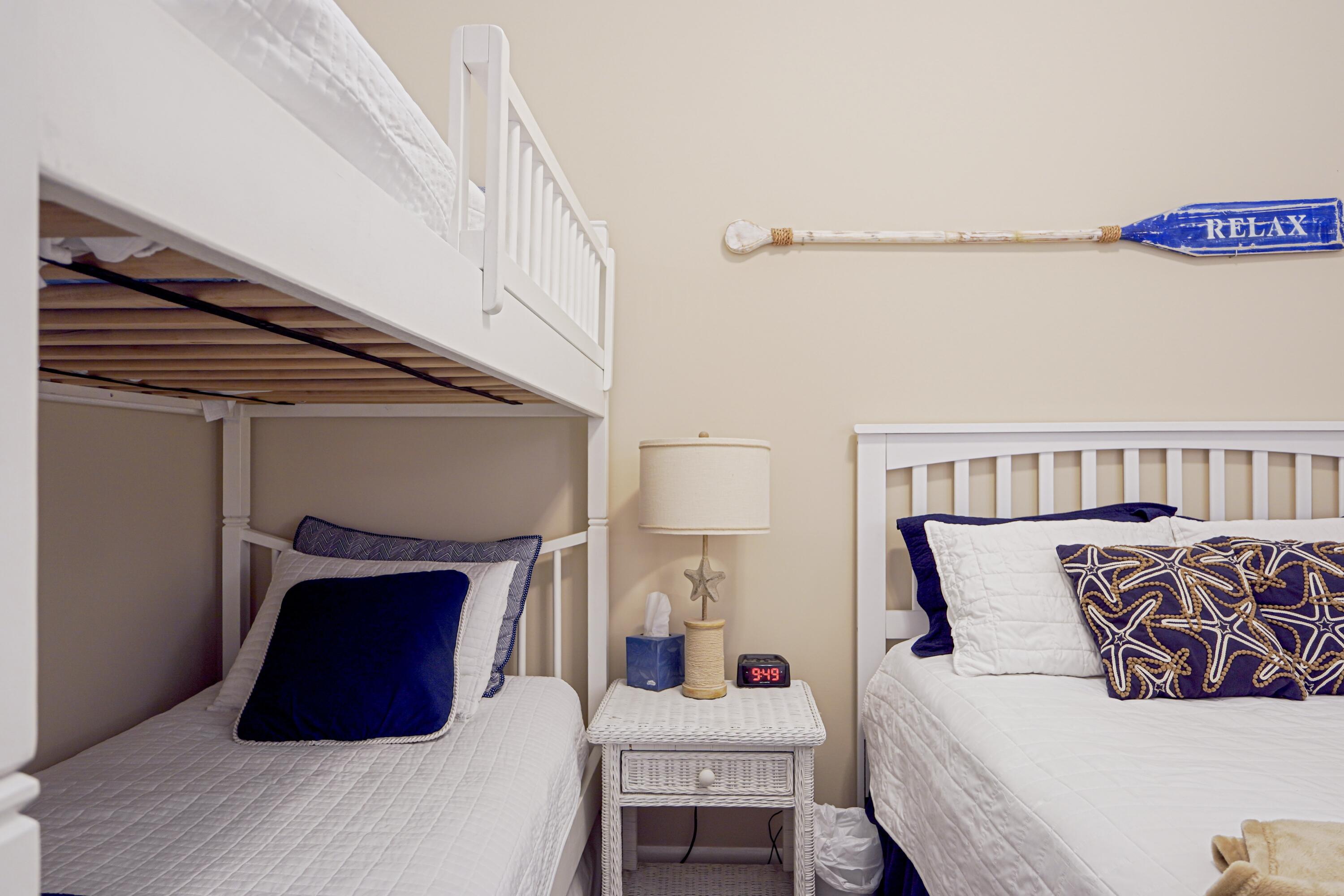 SUNNYSIDE BEACH & TENNIS RESORT - Residential