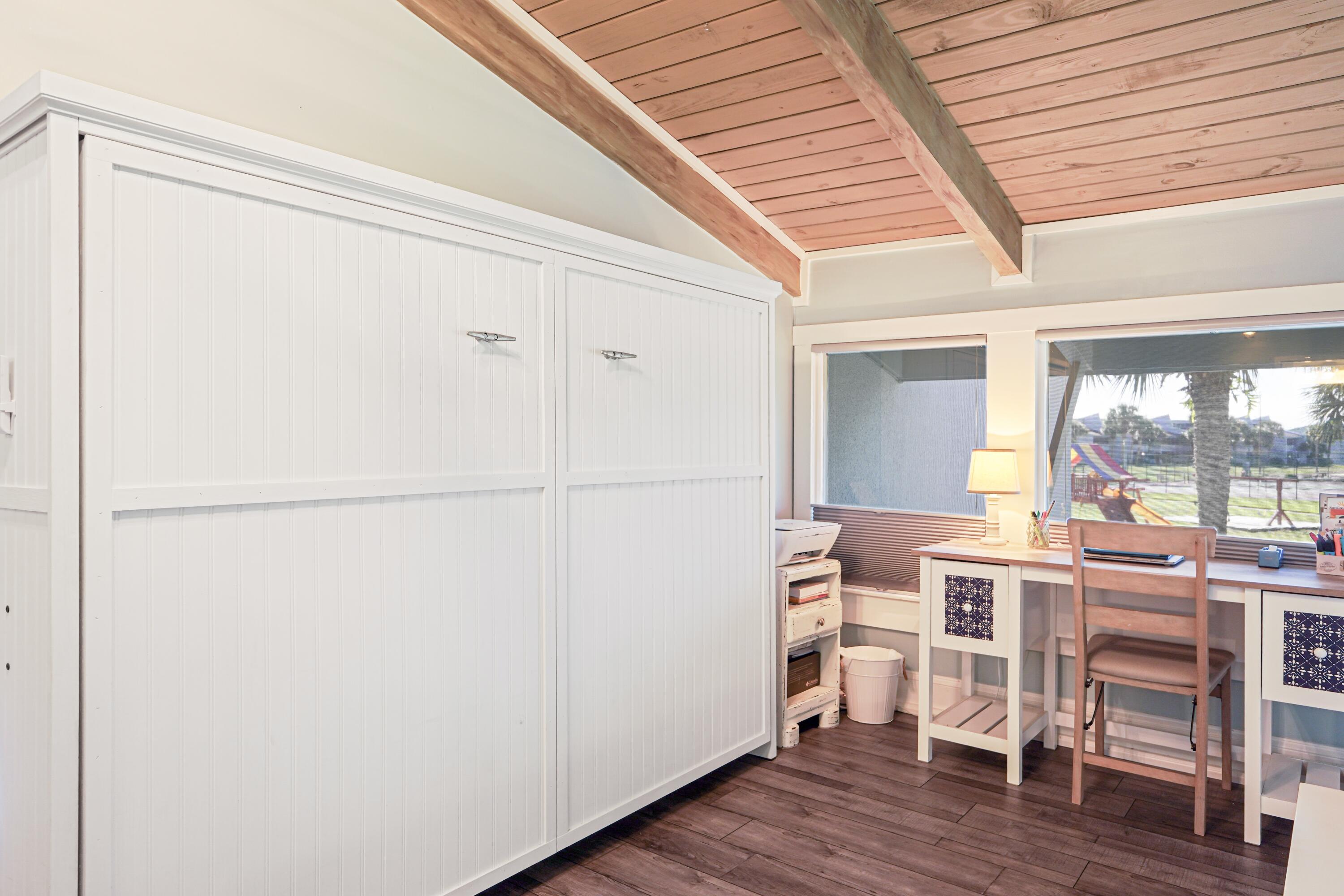 SUNNYSIDE BEACH & TENNIS RESORT - Residential