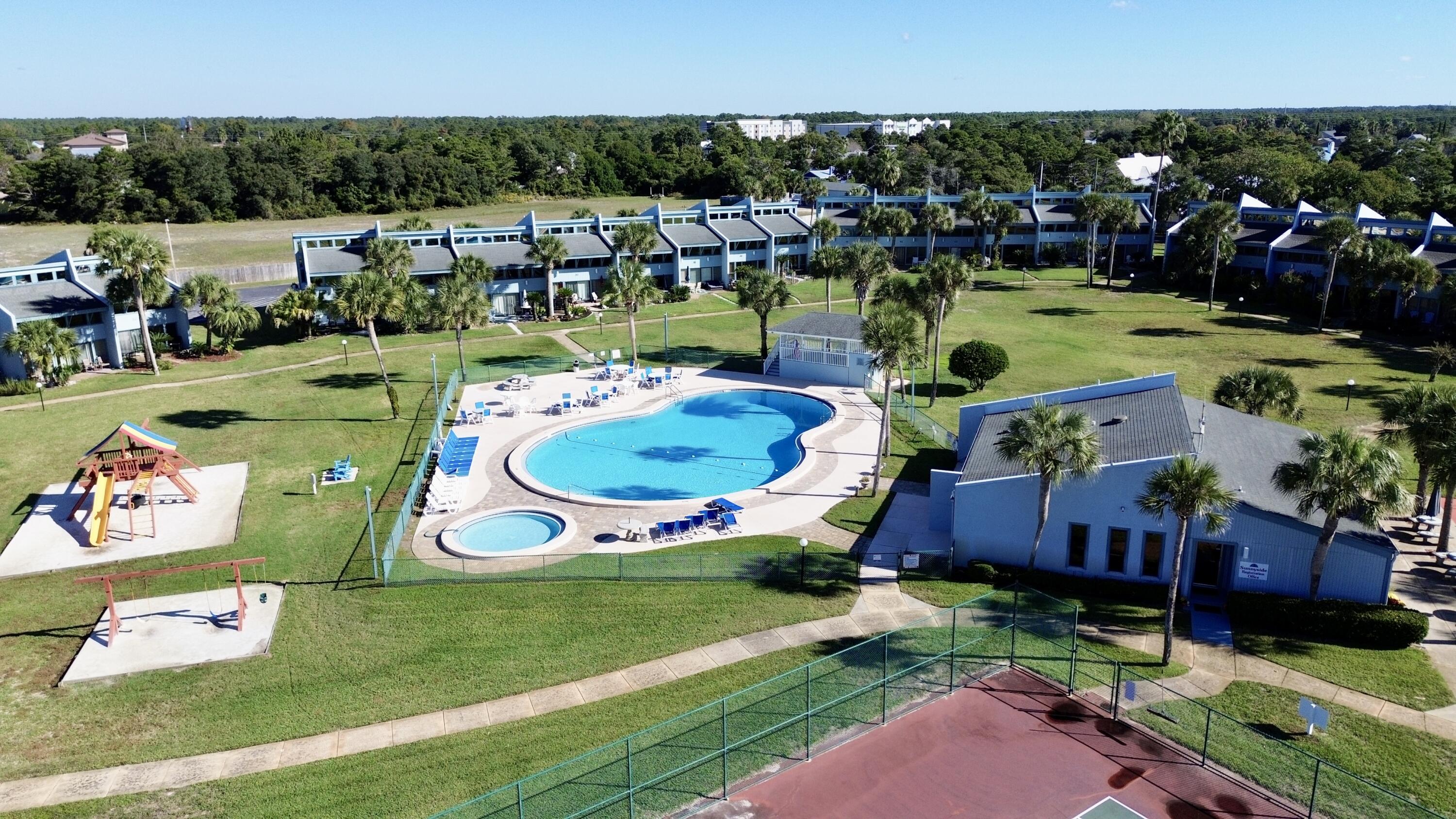 SUNNYSIDE BEACH & TENNIS RESORT - Residential