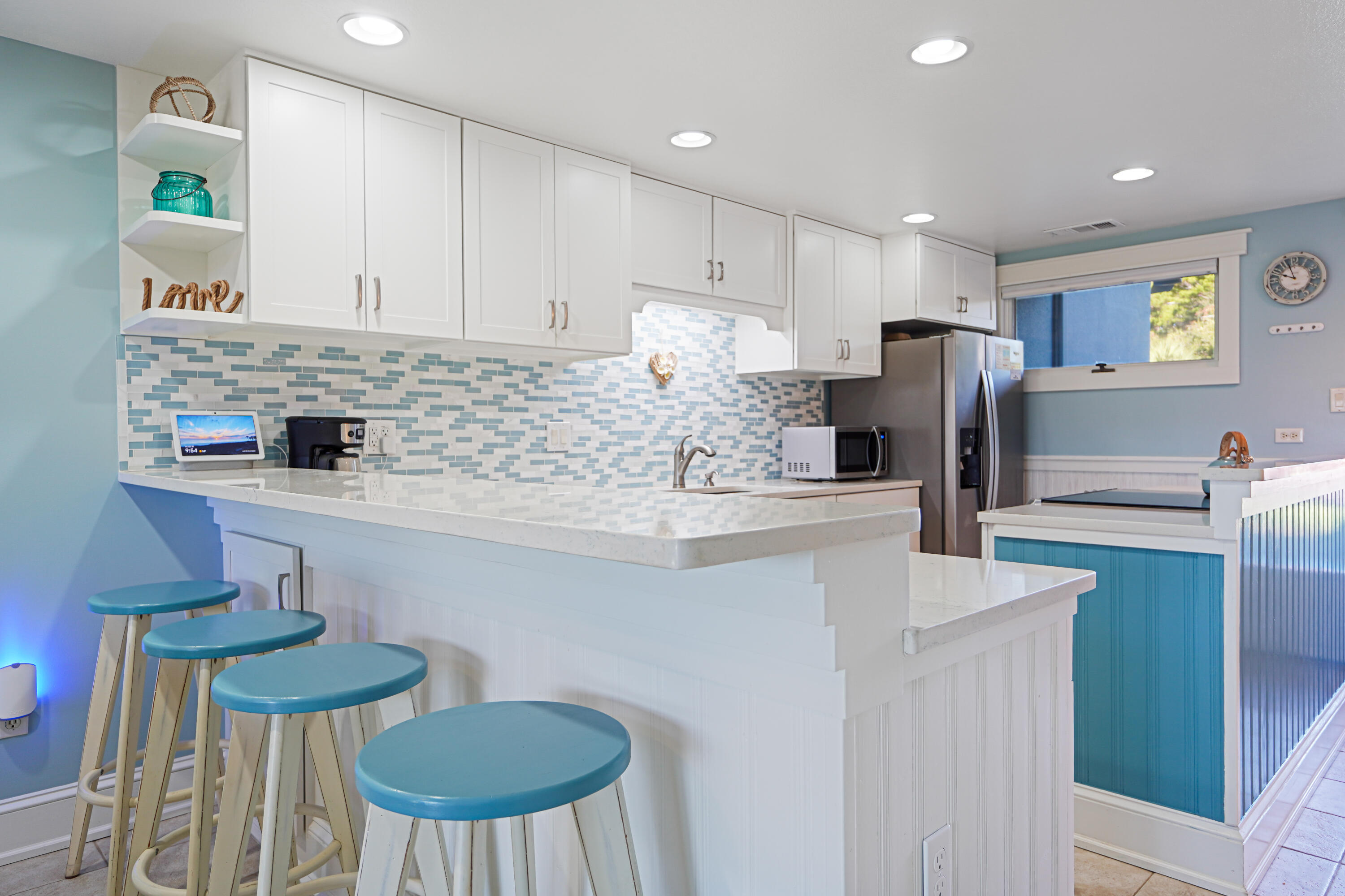 SUNNYSIDE BEACH & TENNIS RESORT - Residential