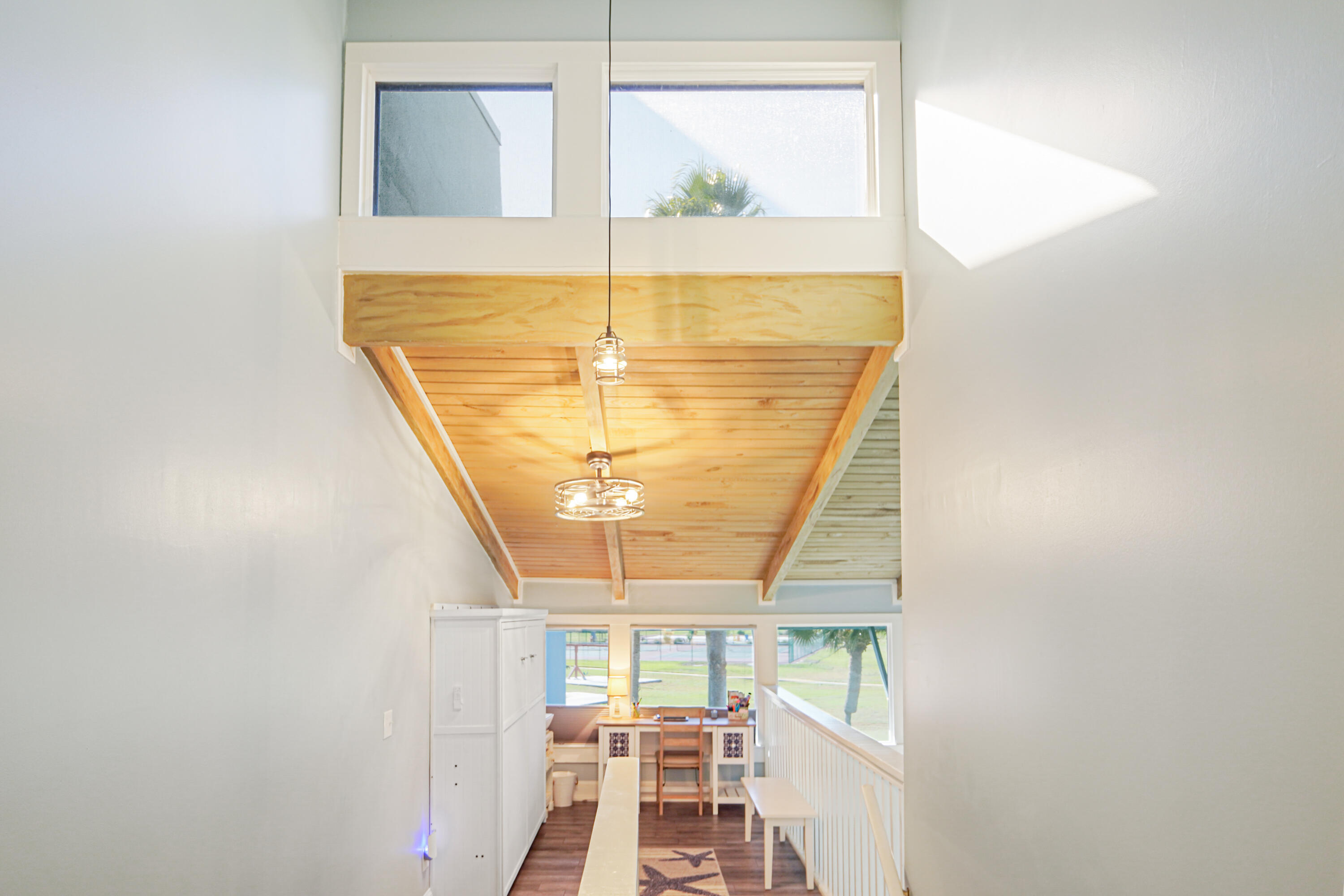 SUNNYSIDE BEACH & TENNIS RESORT - Residential