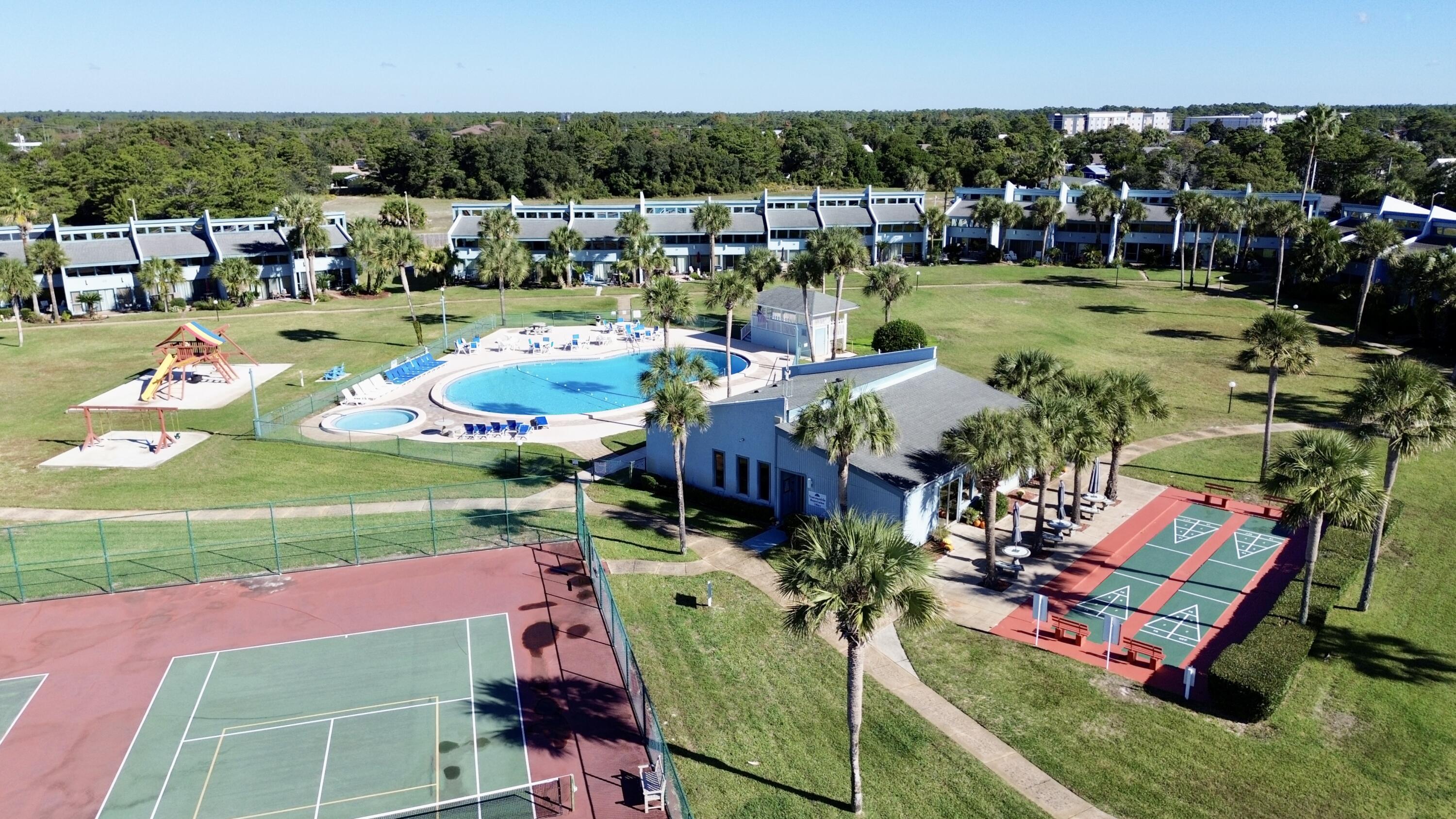 SUNNYSIDE BEACH & TENNIS RESORT - Residential