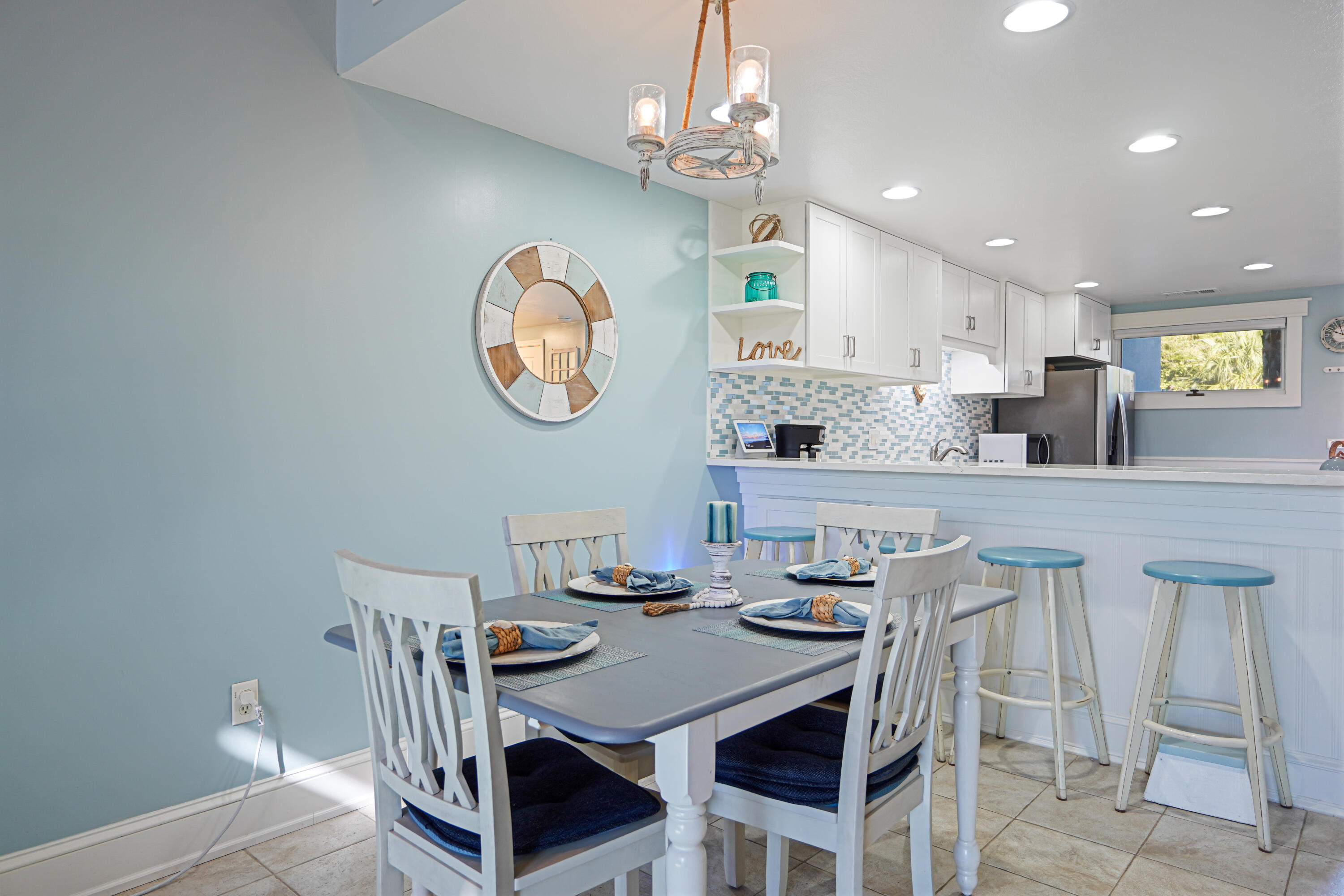 SUNNYSIDE BEACH & TENNIS RESORT - Residential