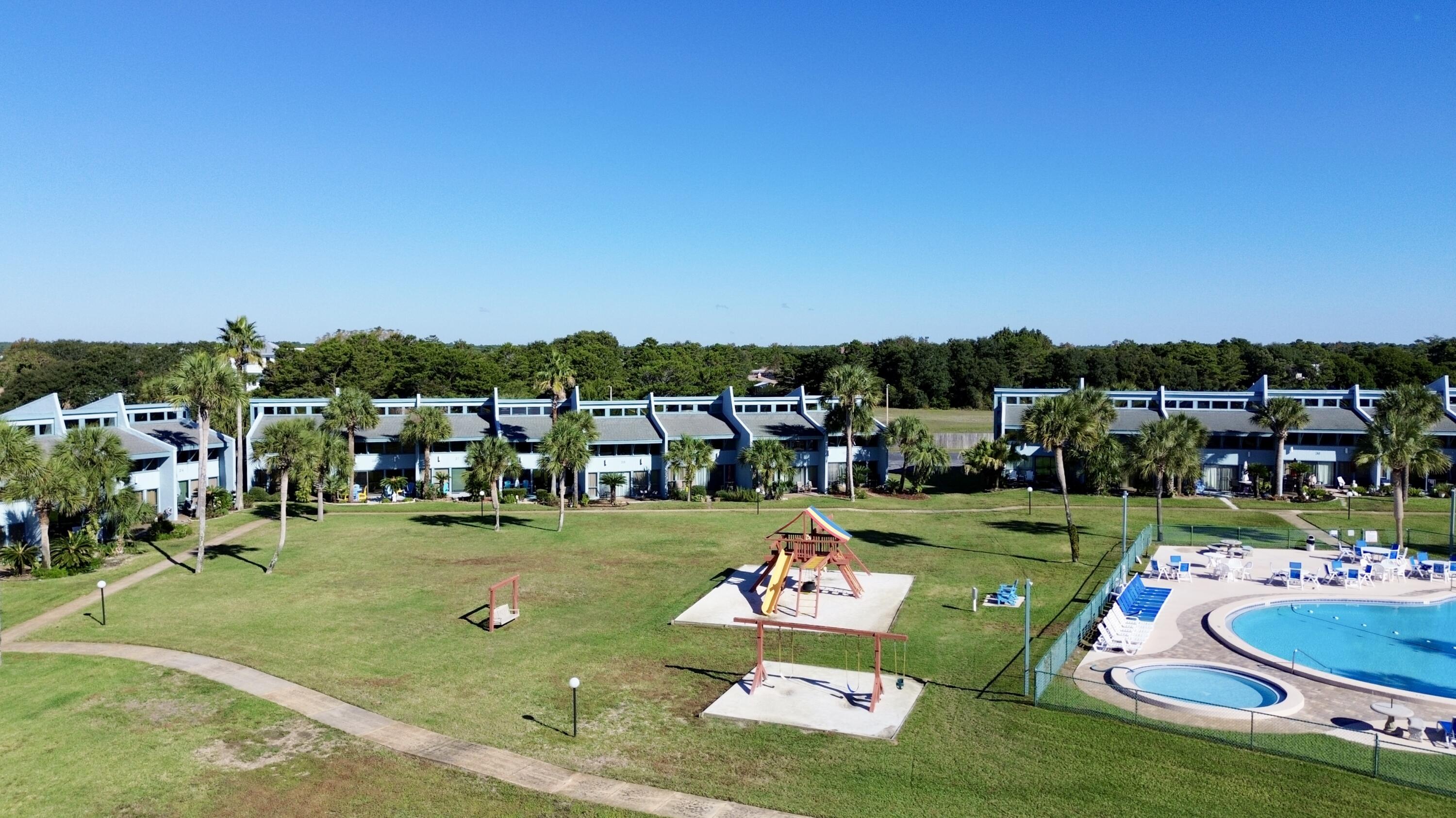 SUNNYSIDE BEACH & TENNIS RESORT - Residential