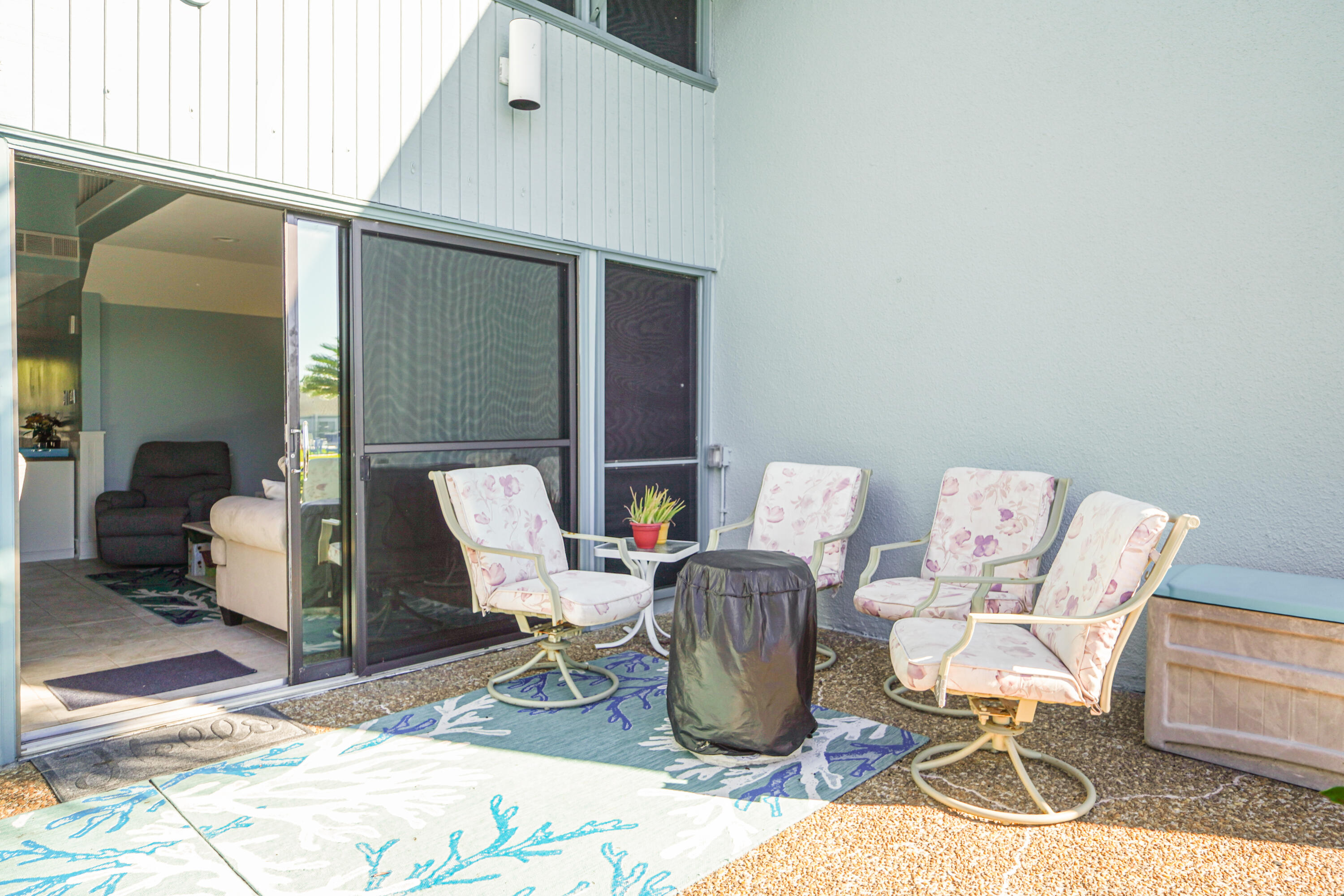 SUNNYSIDE BEACH & TENNIS RESORT - Residential