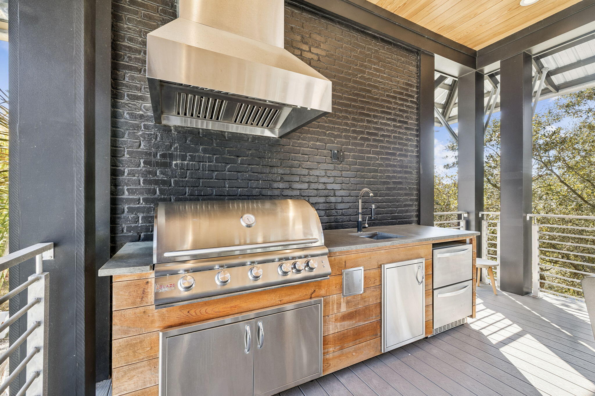 BEACH HIGHLANDS - Residential