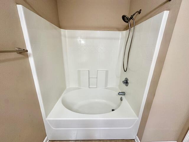 SUMMERWOOD - Residential Lease