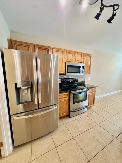 SUMMERWOOD - Residential Lease