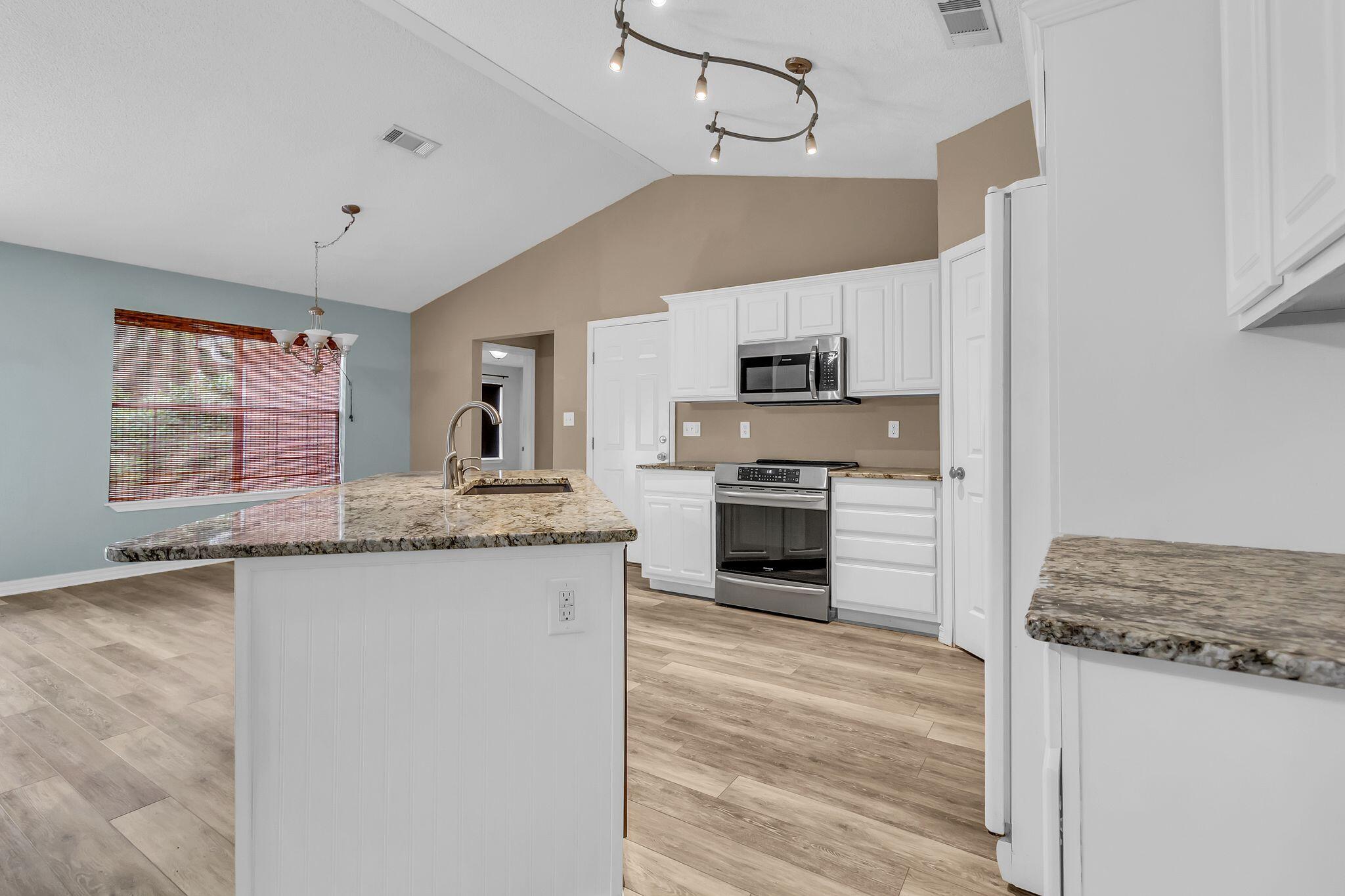 ROLLING HILLS ESTATES - Residential Lease