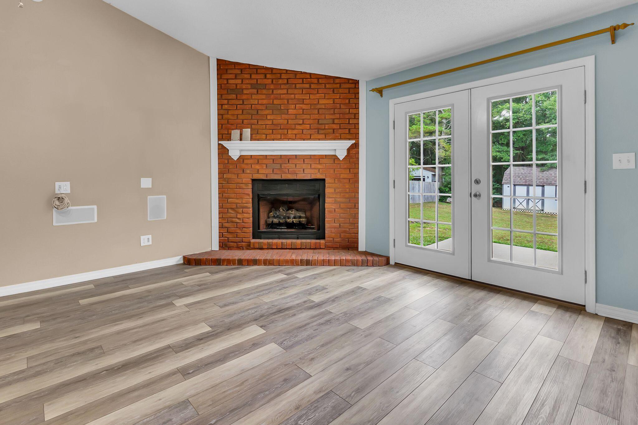 ROLLING HILLS ESTATES - Residential Lease