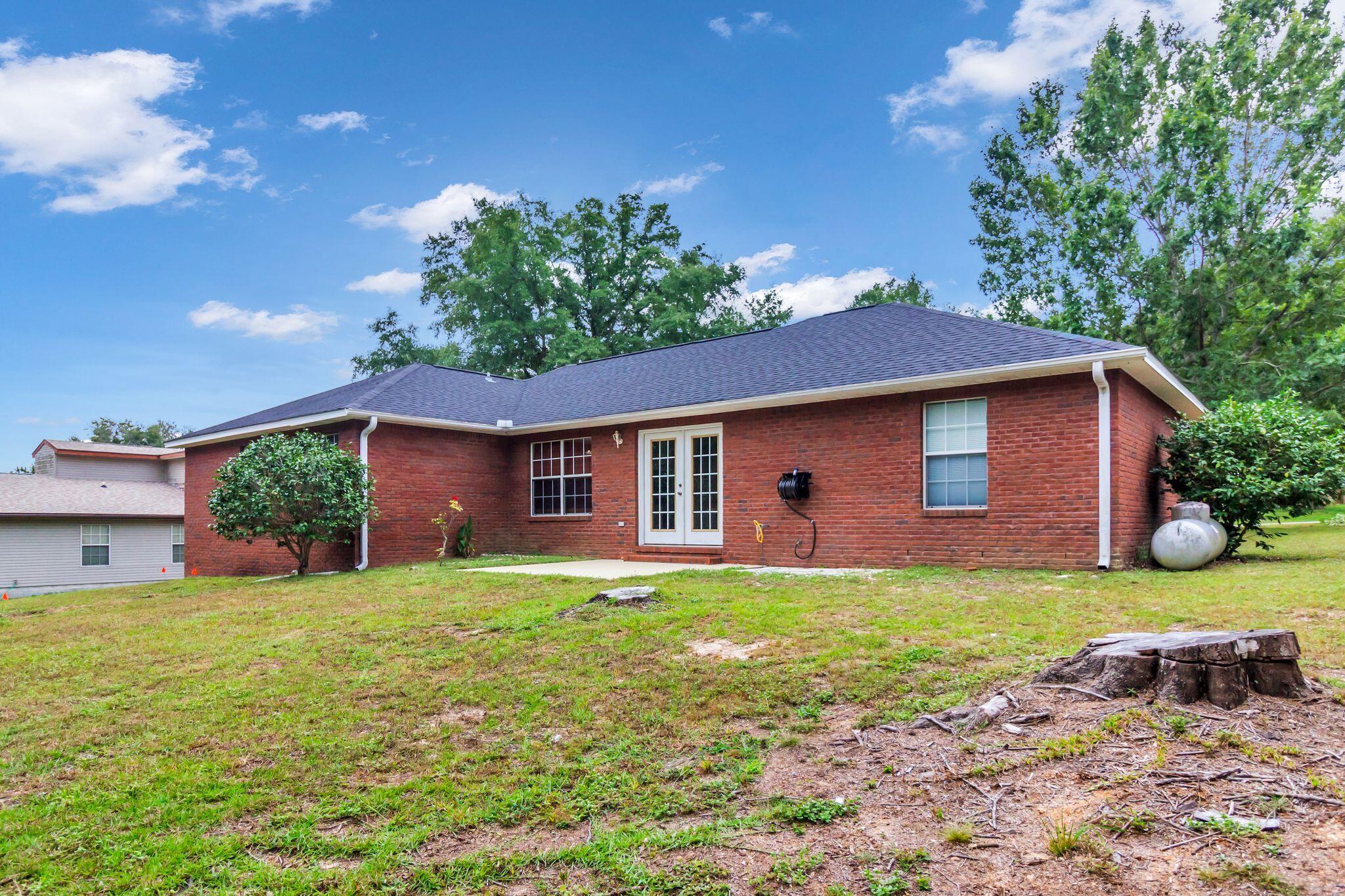 ROLLING HILLS ESTATES - Residential Lease