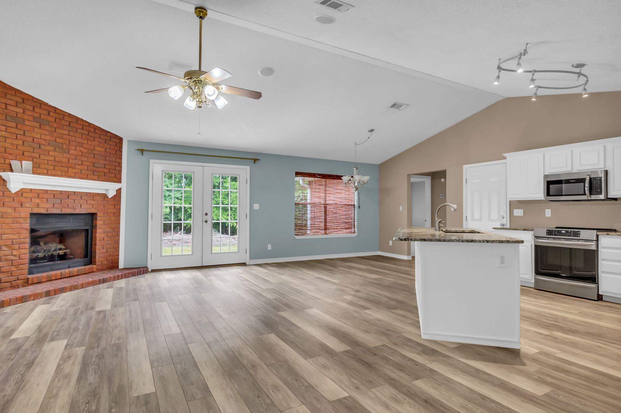 ROLLING HILLS ESTATES - Residential Lease