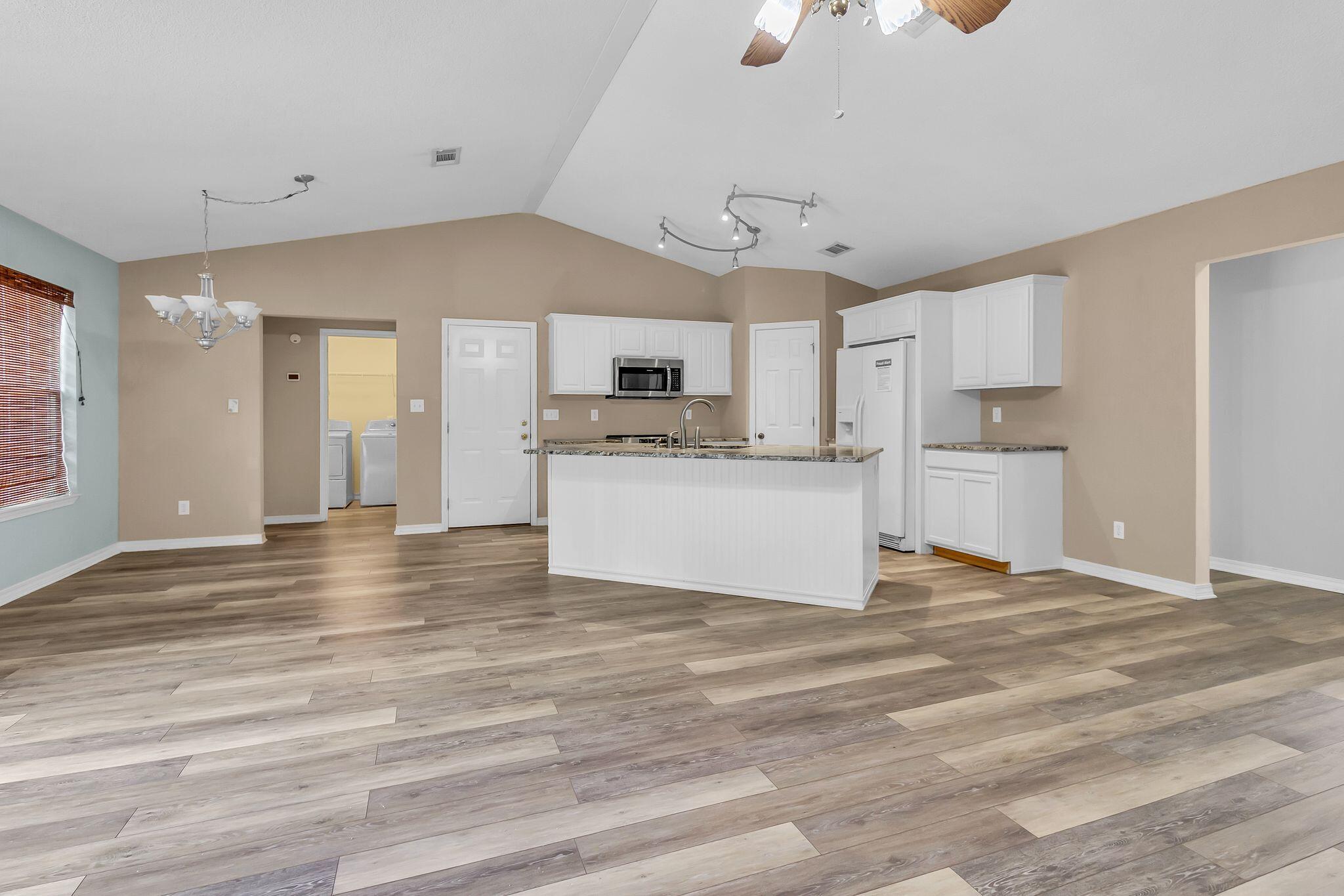 ROLLING HILLS ESTATES - Residential Lease